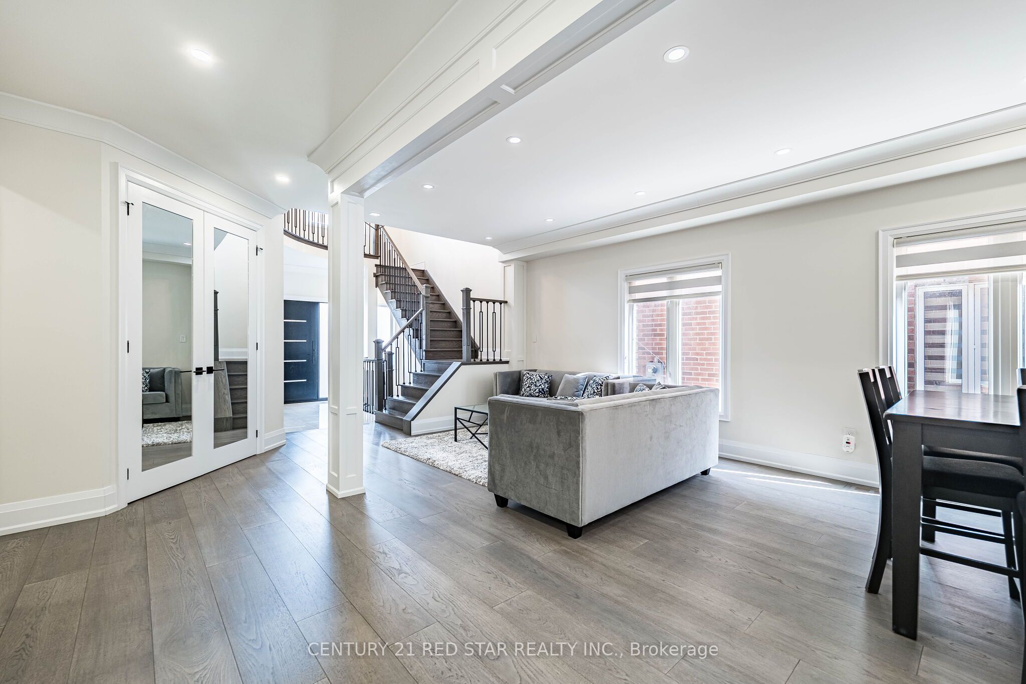 396 Derrydale Drive, Mississauga, ON L5W 0E1 photo 4