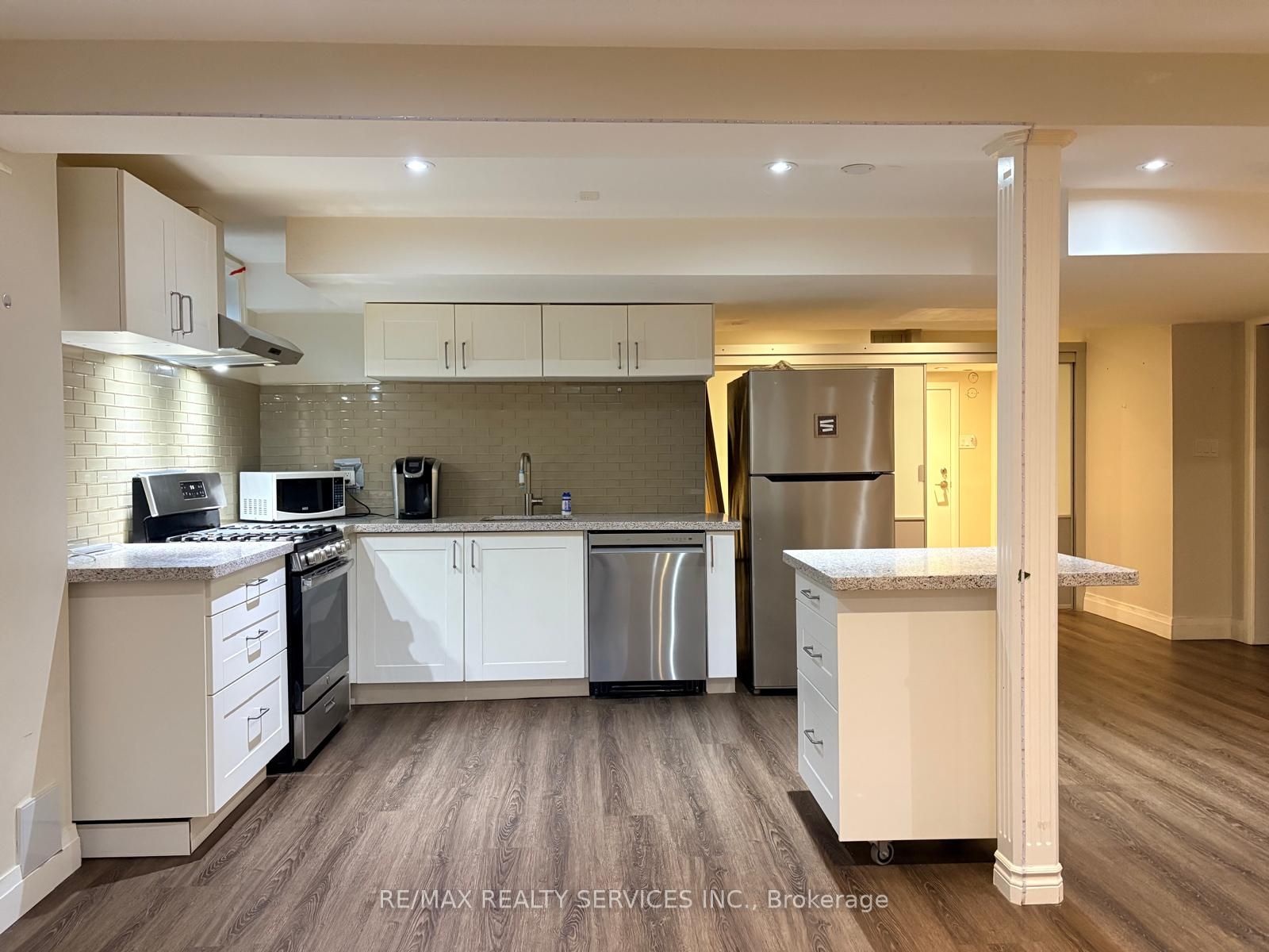 1543 Polesden Drive, Mississauga, ON L5G 4P8 photo 4