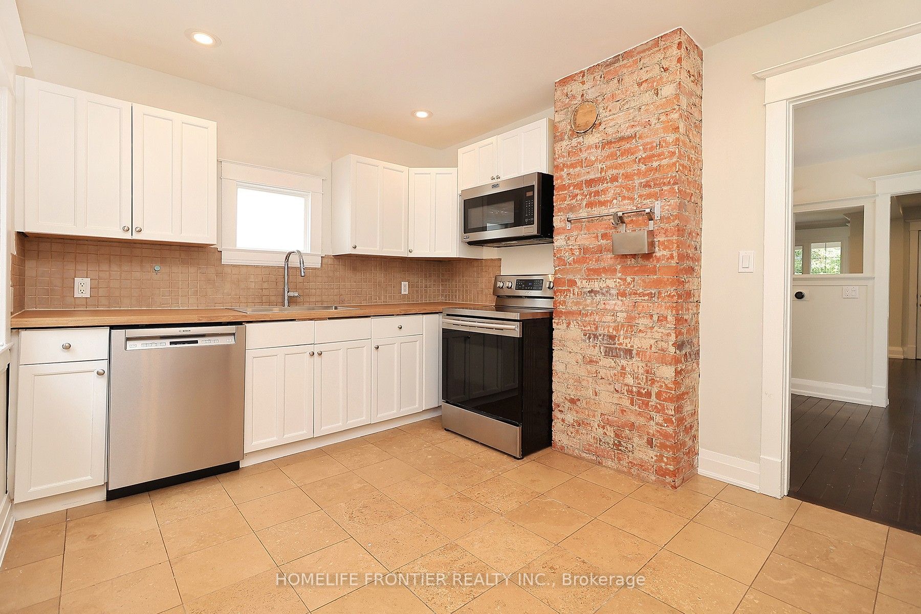 14 26th Street, Toronto, ON M8V 3R3 photo 2