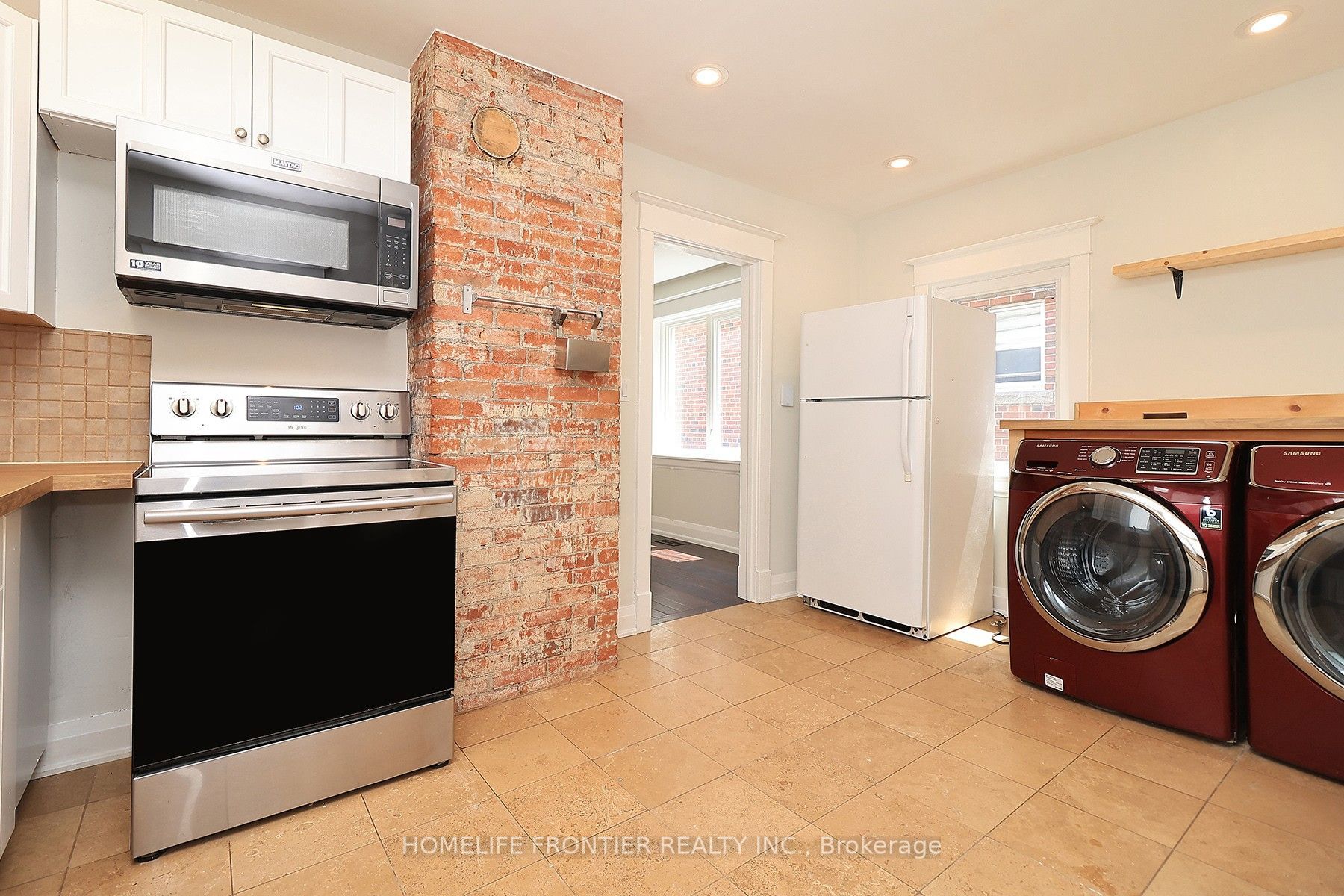 14 26th Street, Toronto, ON M8V 3R3 photo 3