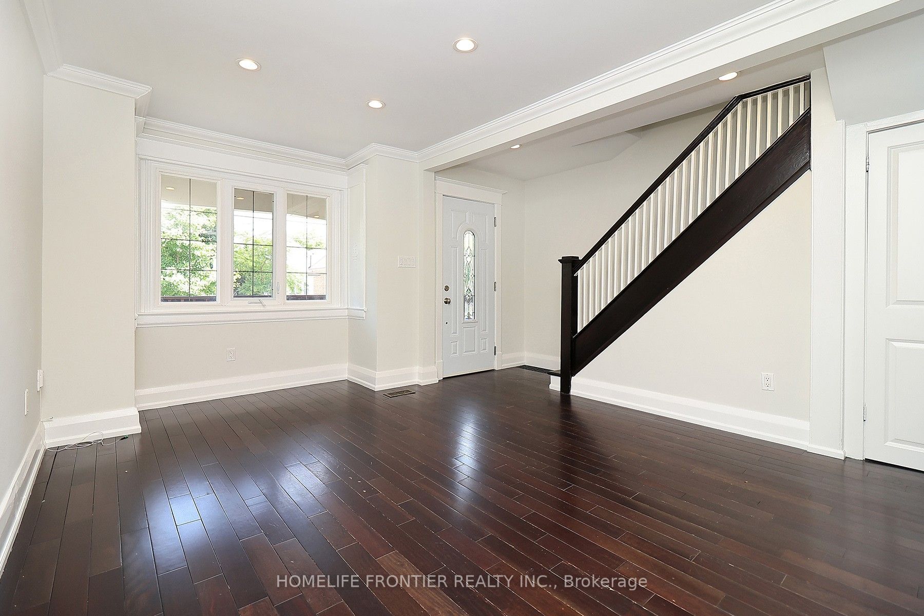 14 26th Street, Toronto, ON M8V 3R3 photo 5