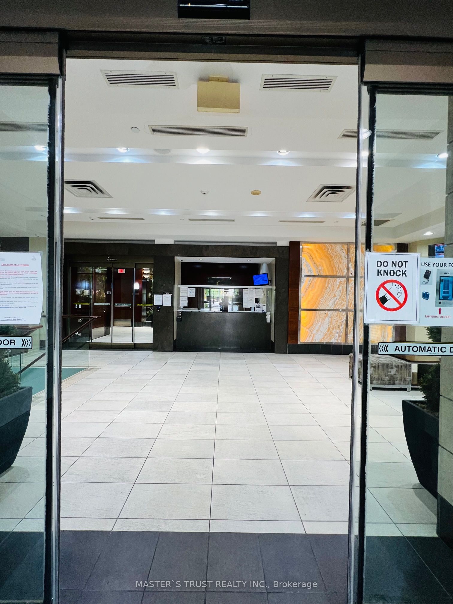 310 Burnhamthorpe Road W 2512, Mississauga, ON L5B 4P9 photo 4