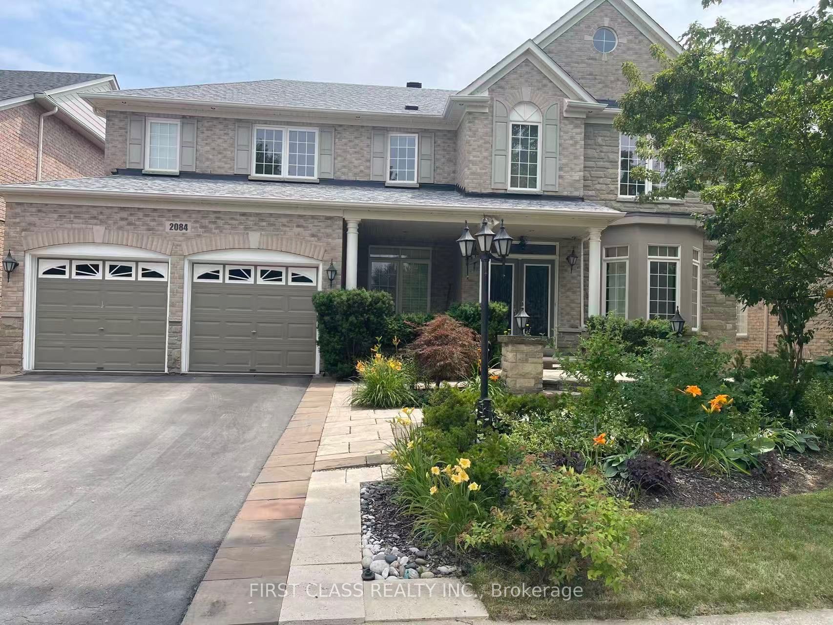 2084 Bingley Crescent W/O Basement, Oakville, ON L6M 0E2
