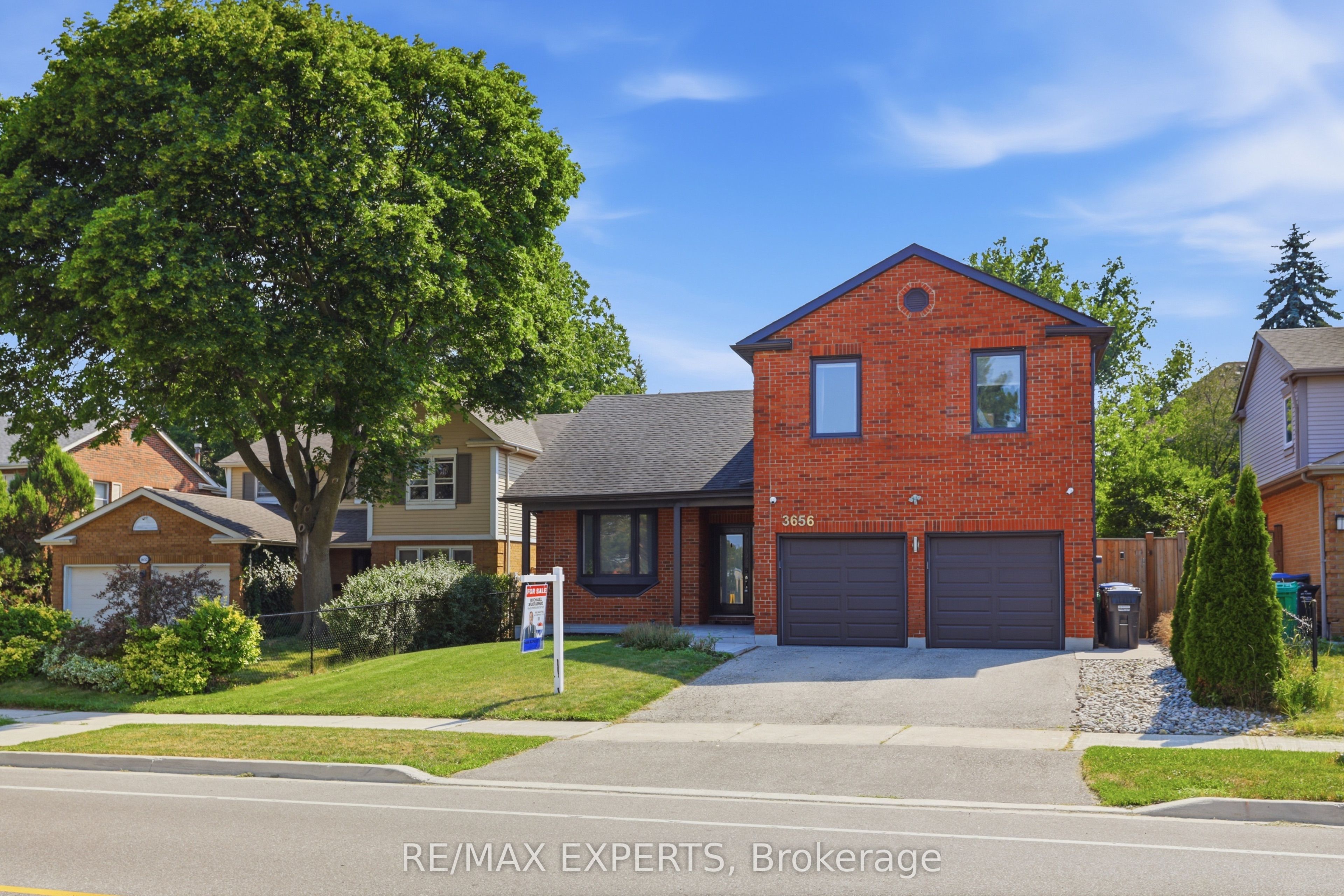 3656 Sawmill Valley Drive, Mississauga, ON L5L 2P6 photo 2