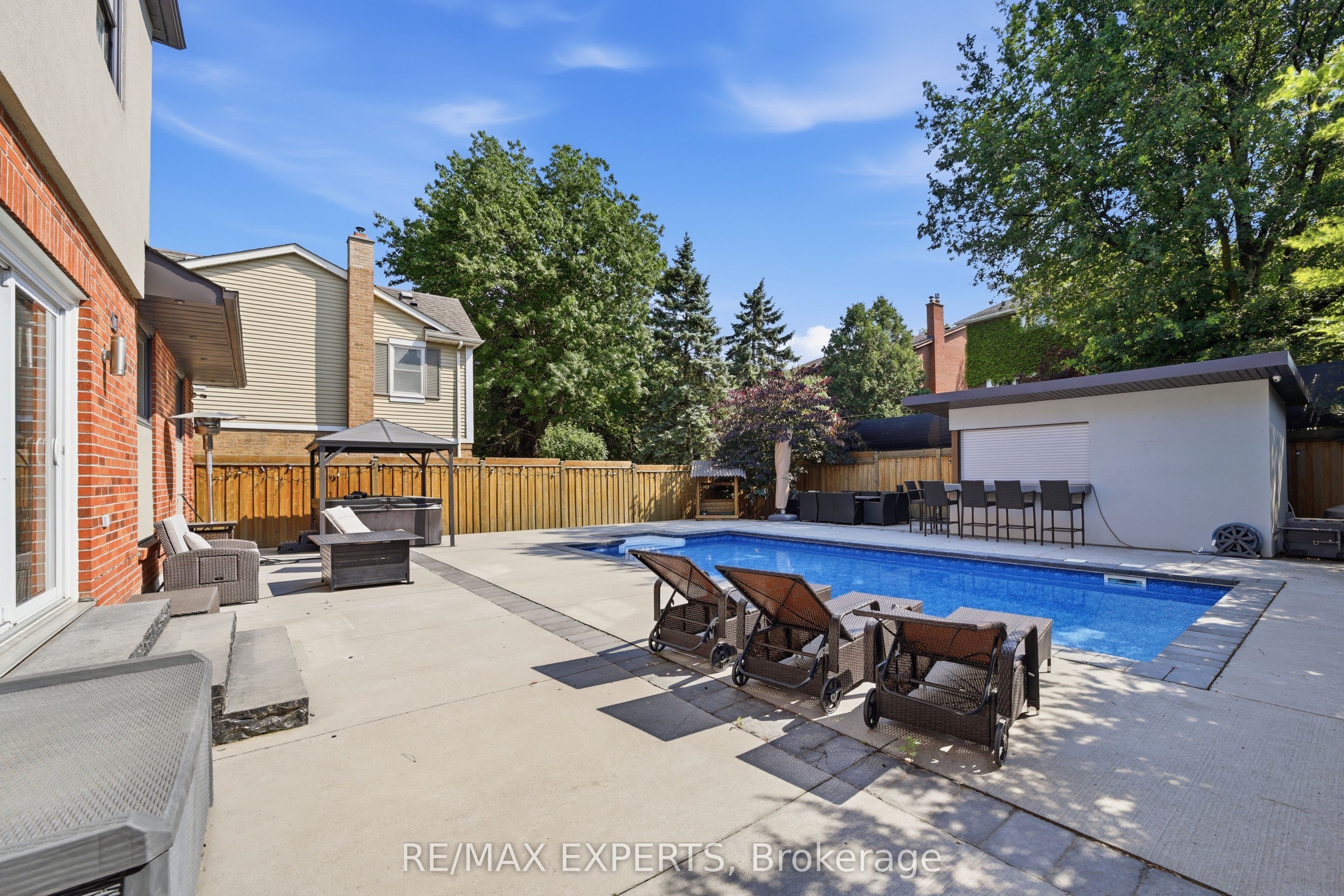 3656 Sawmill Valley Drive, Mississauga, ON L5L 2P6 photo 4