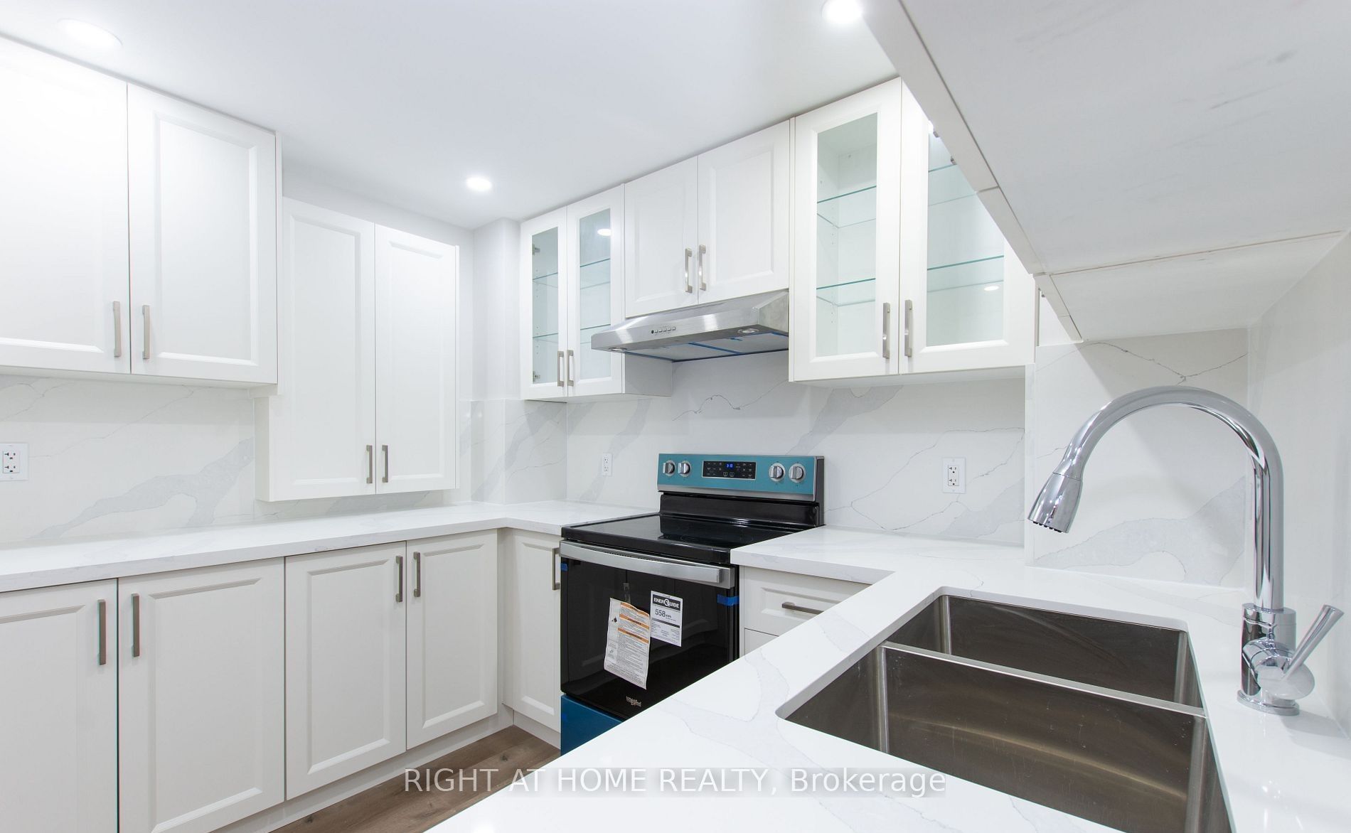 1112 Solomon Court Bsmt, Milton, ON L9T 8H1 photo 4