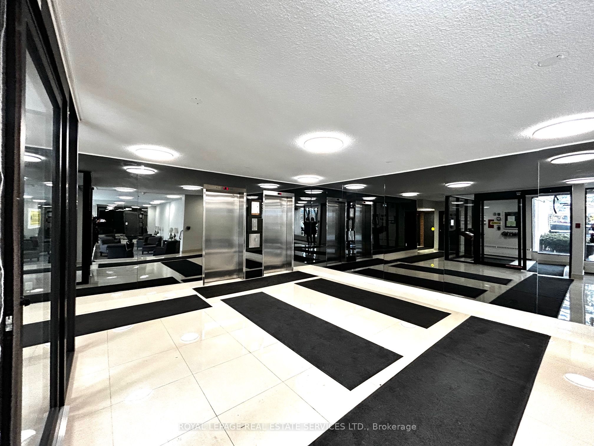 2929 Aquitaine Avenue 905, Mississauga, ON L5N 2C7 photo 3