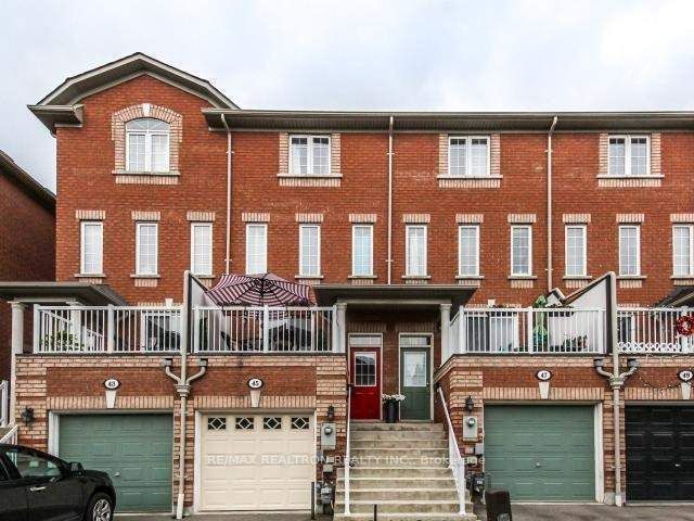 45 Beograd Gardens, Toronto, ON M6B 4N2