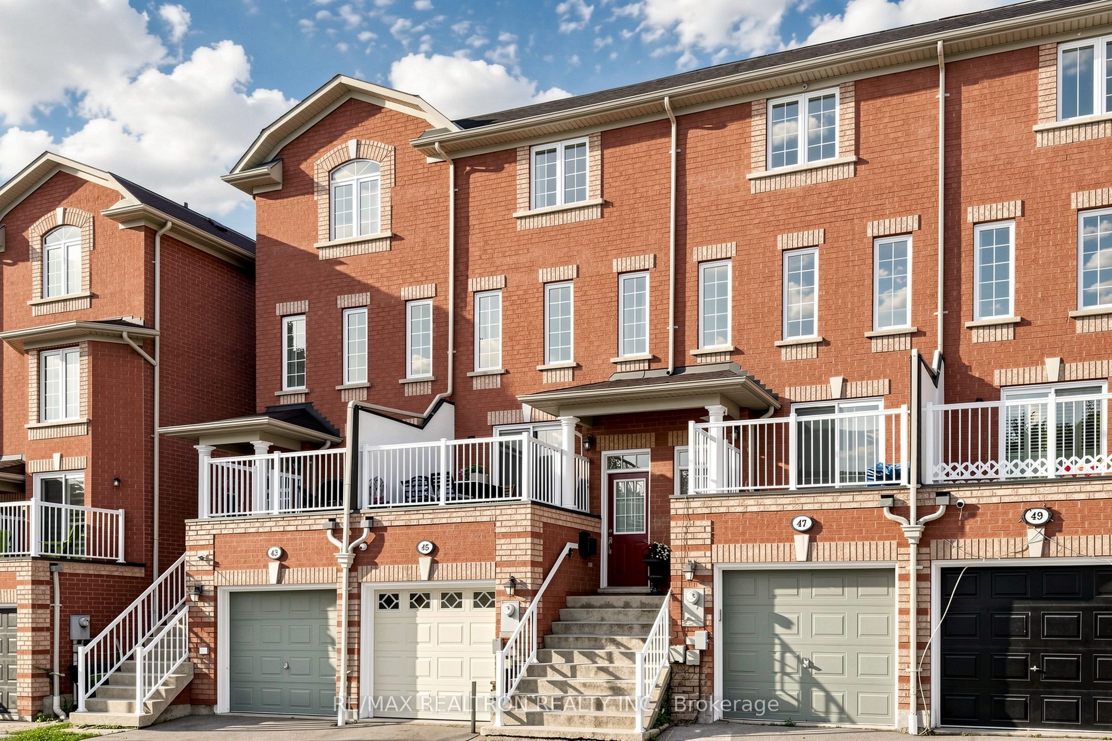 45 Beograd Gardens, Toronto, ON M6B 4N2 photo 2