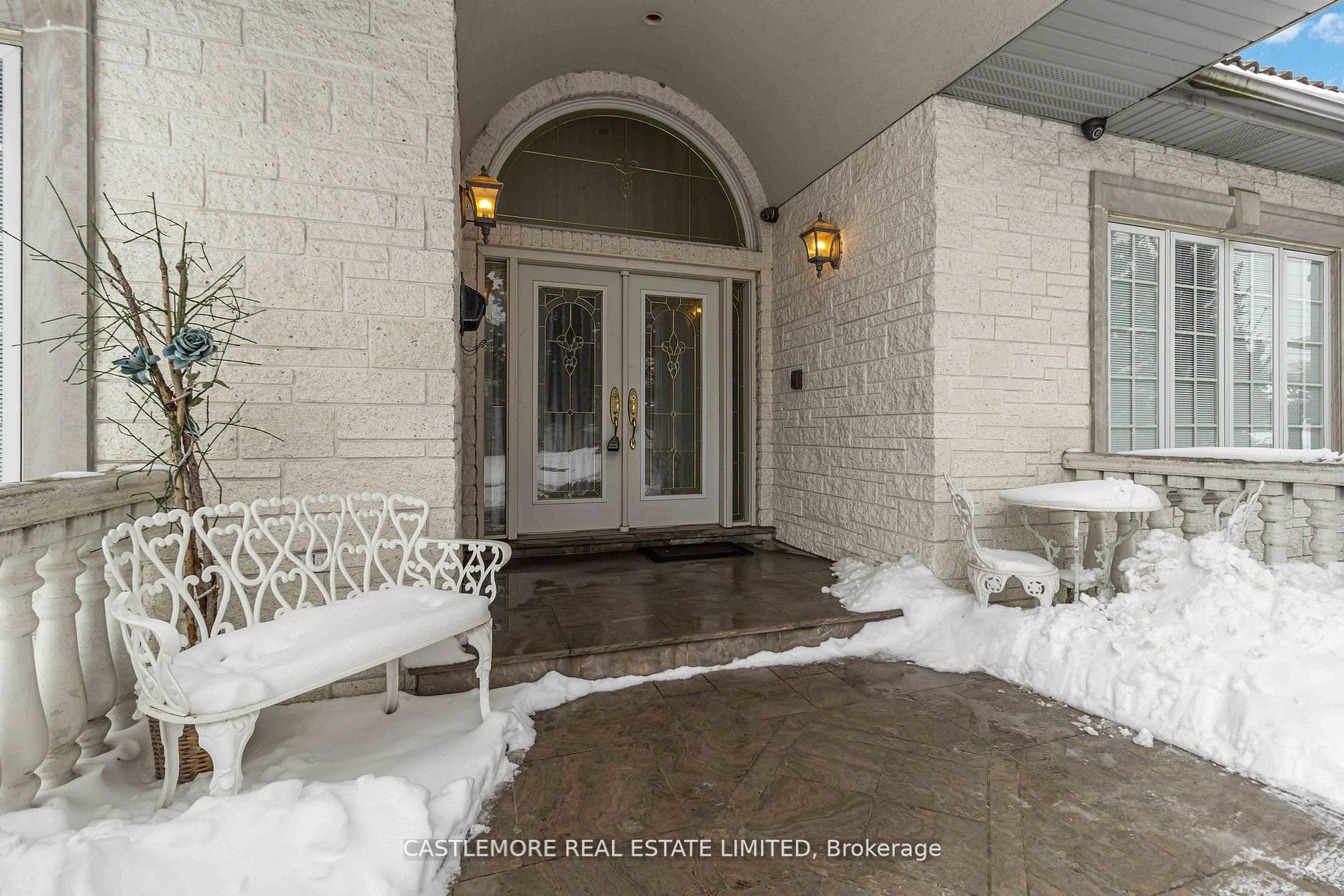 2444 hensall Road, Mississauga, ON L5A 2T2 photo 3