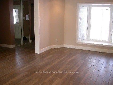 1240 Bantham Street, Mississauga, ON L5V 1Y8 photo 2