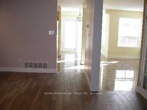 1240 Bantham Street, Mississauga, ON L5V 1Y8 photo 3