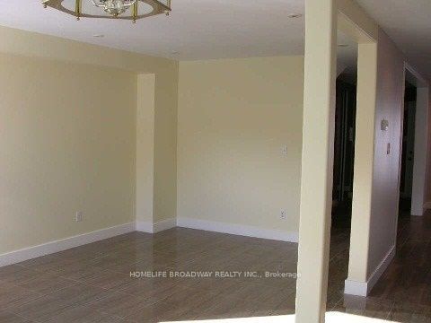 1240 Bantham Street, Mississauga, ON L5V 1Y8 photo 5