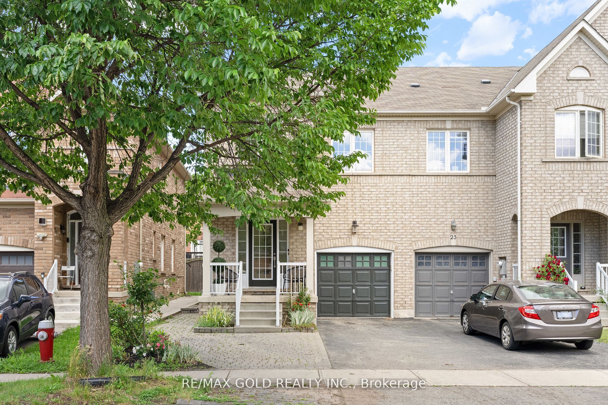 25 Frenchpark Circle, Brampton, ON L6X 0Y5 photo 2