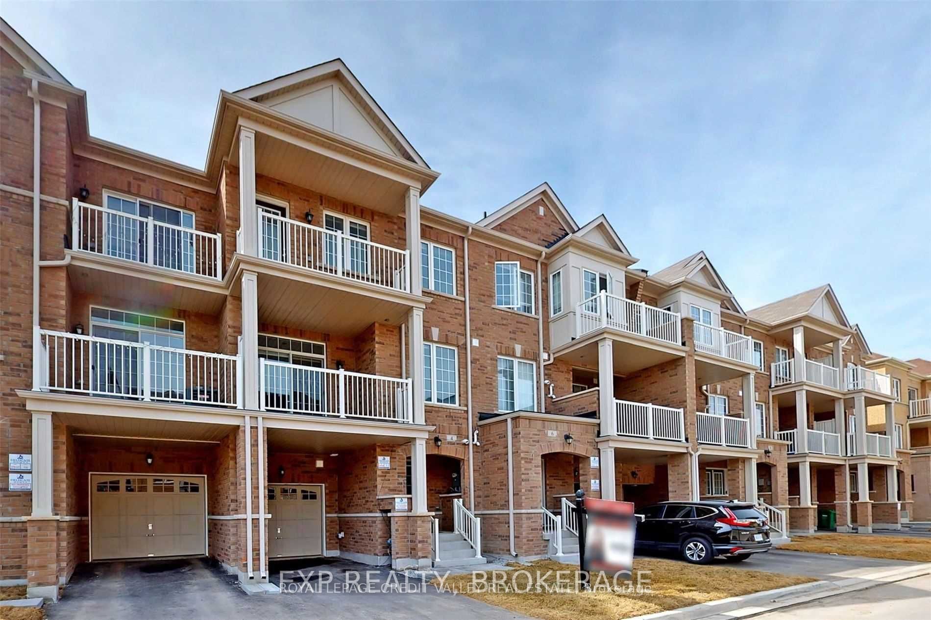 4 Haymarket Drive, Brampton, ON L4A 5C3 photo 2