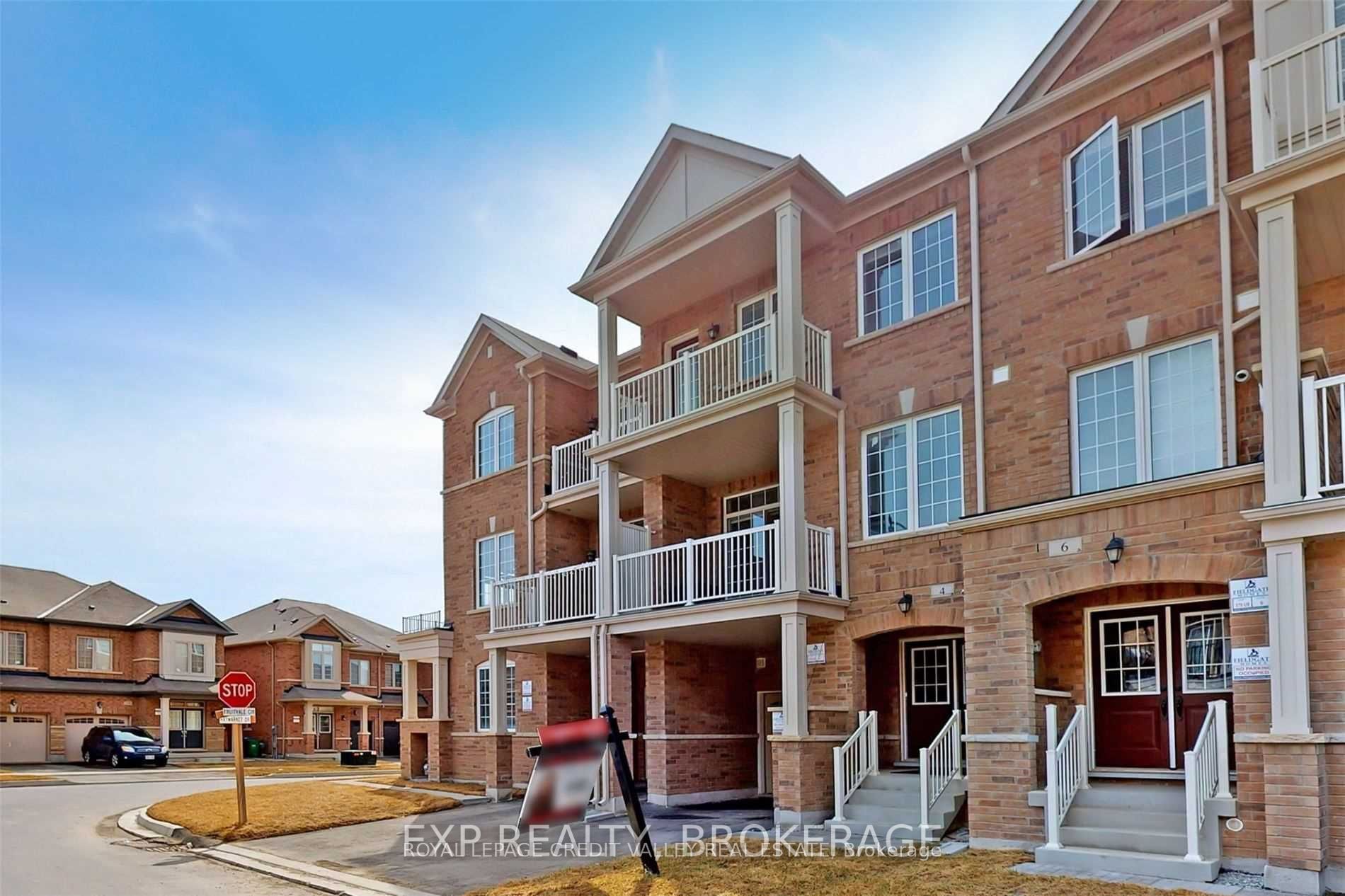 4 Haymarket Drive, Brampton, ON L4A 5C3 photo 3