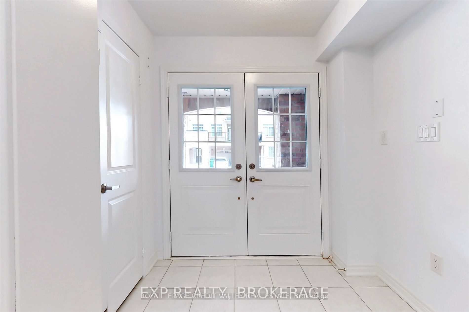 4 Haymarket Drive, Brampton, ON L4A 5C3 photo 4