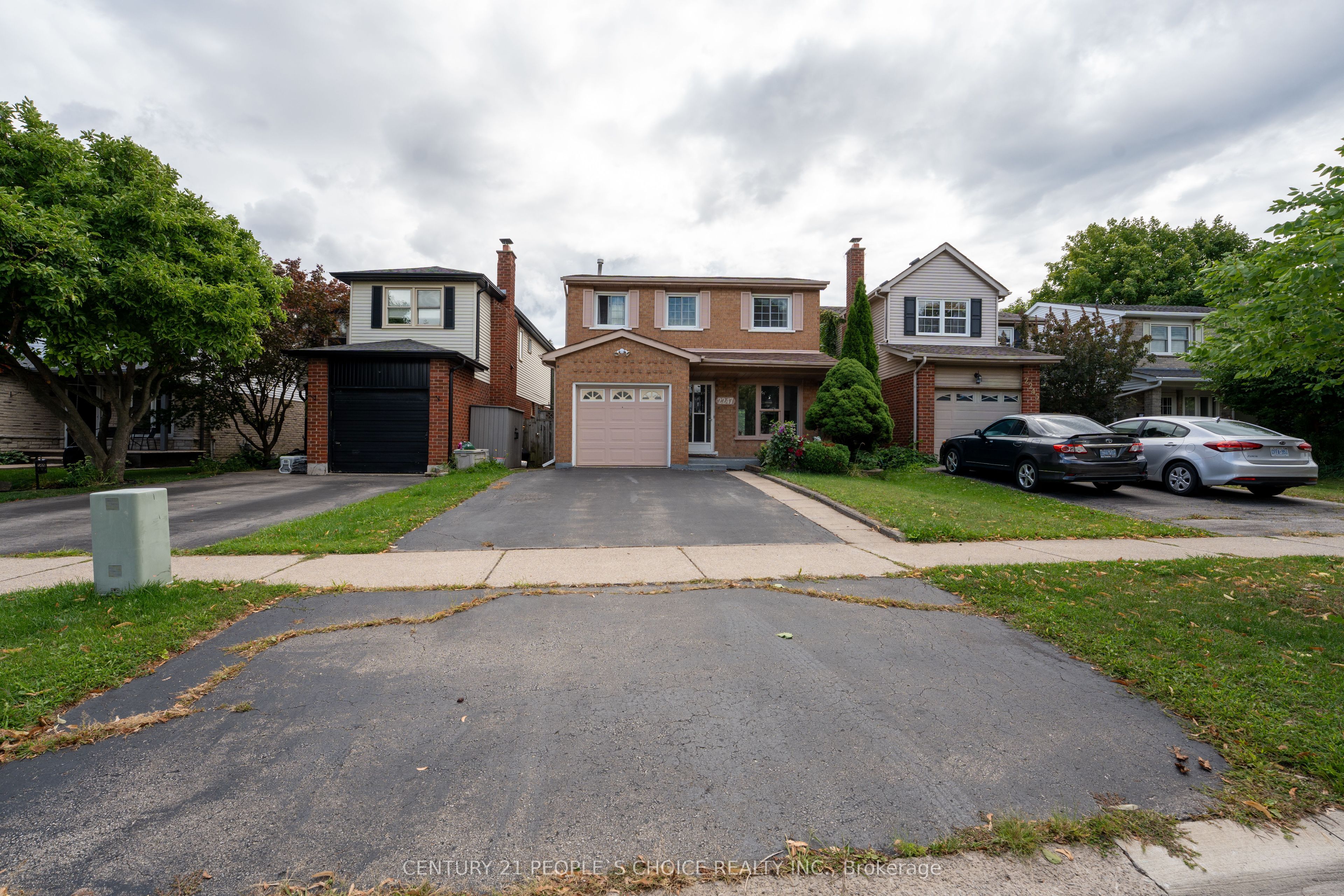 2247 Silverbirch Court, Burlington, ON L7M 3H4 photo 5