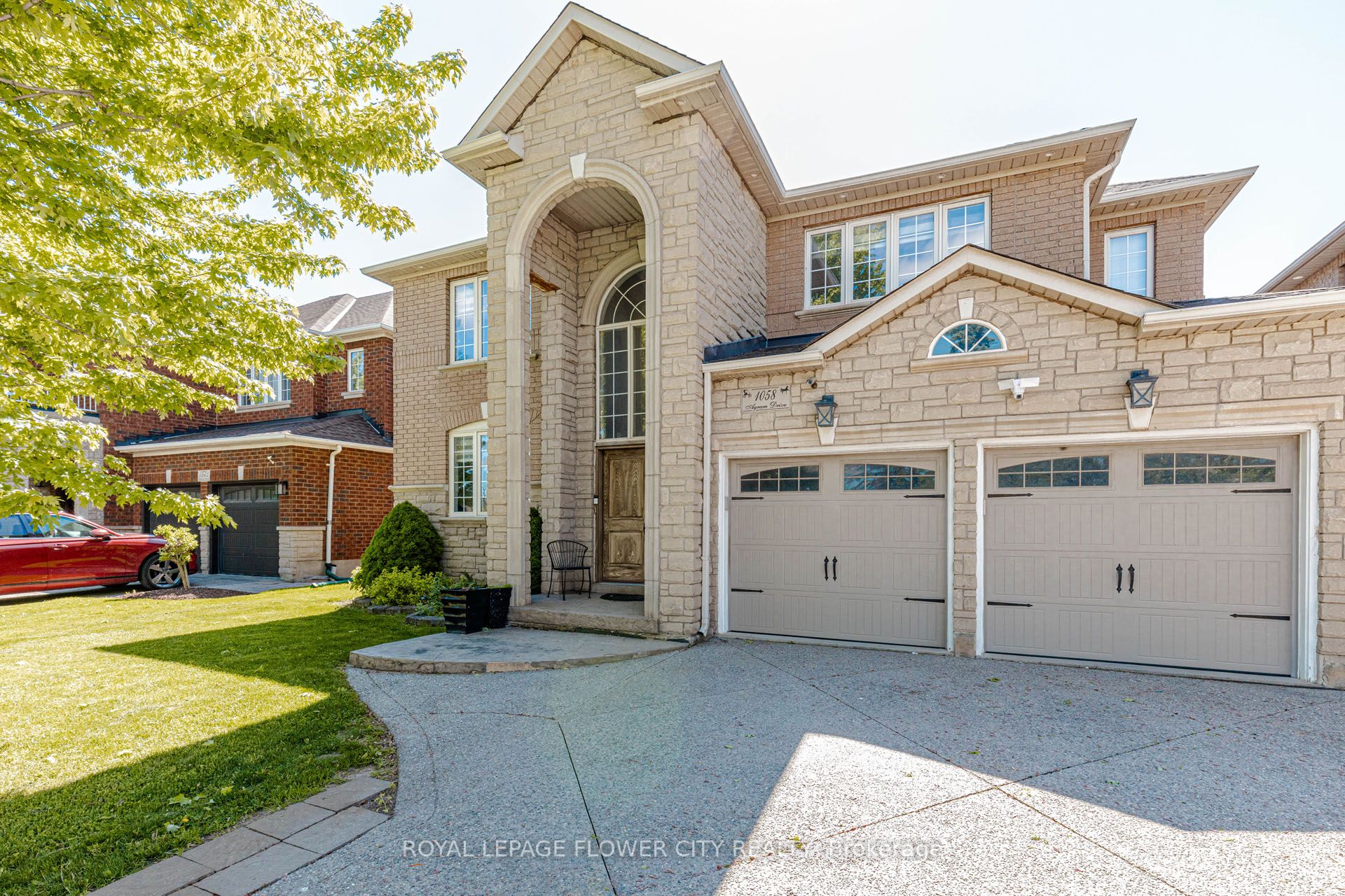 1058 Agram Drive, Oakville, ON L6H 7L6