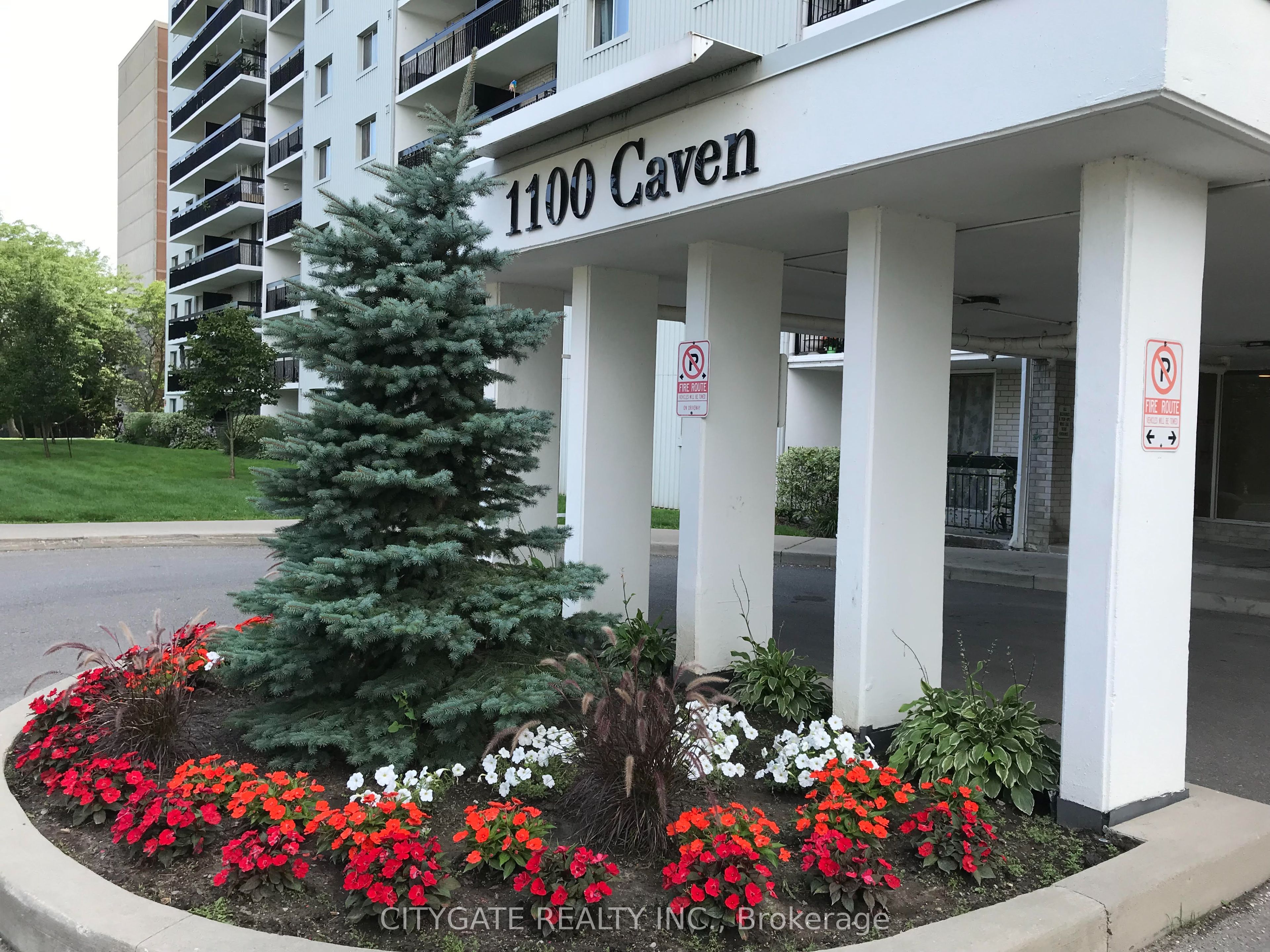 1100 Caven Street PH 10, Mississauga, ON L5G 4N3