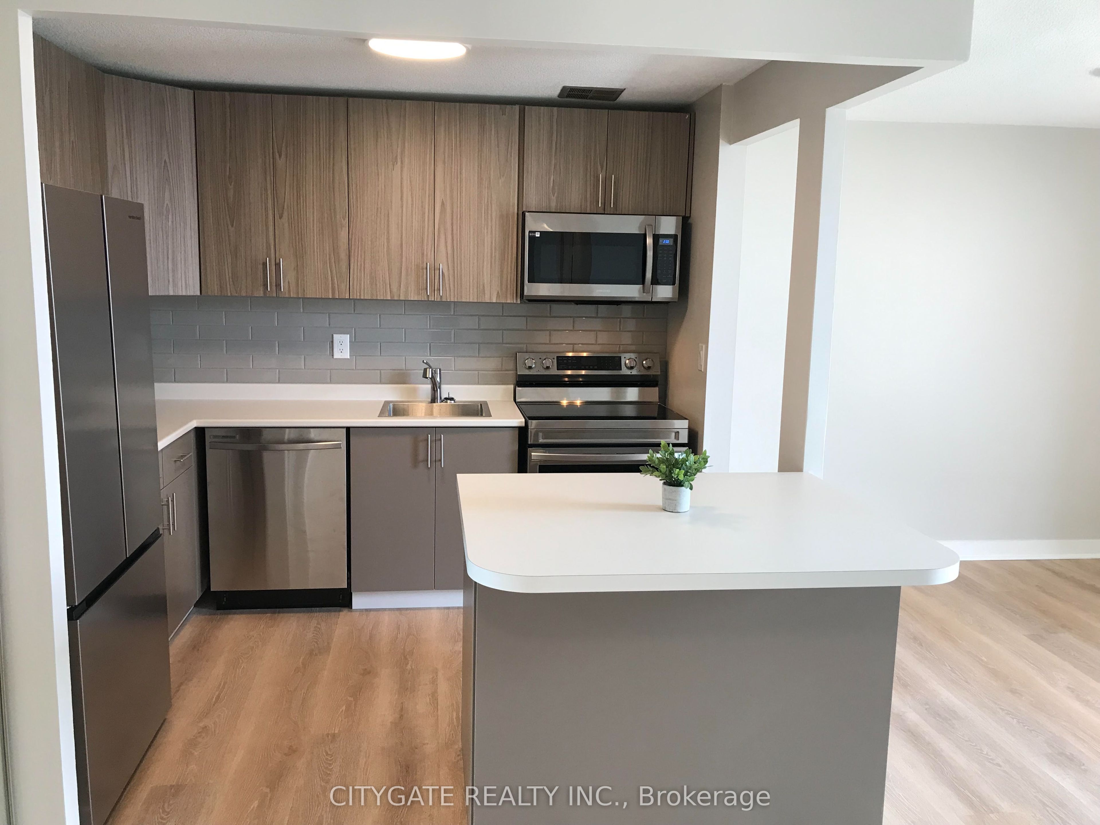 1100 Caven Street PH 10, Mississauga, ON L5G 4N3 photo 3