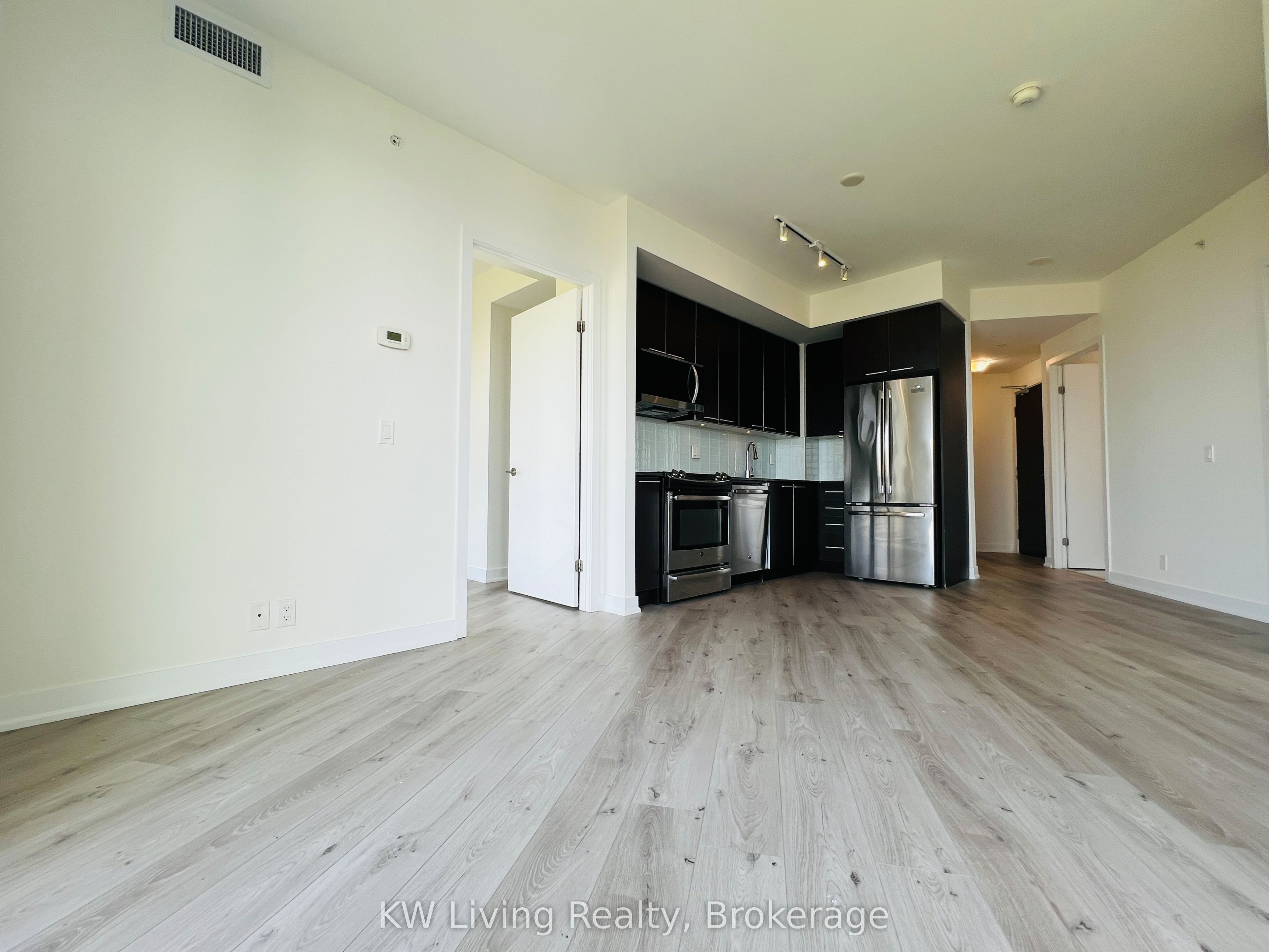 10 Park Lawn Road 4204, Toronto, ON M8V 0H9 photo 2