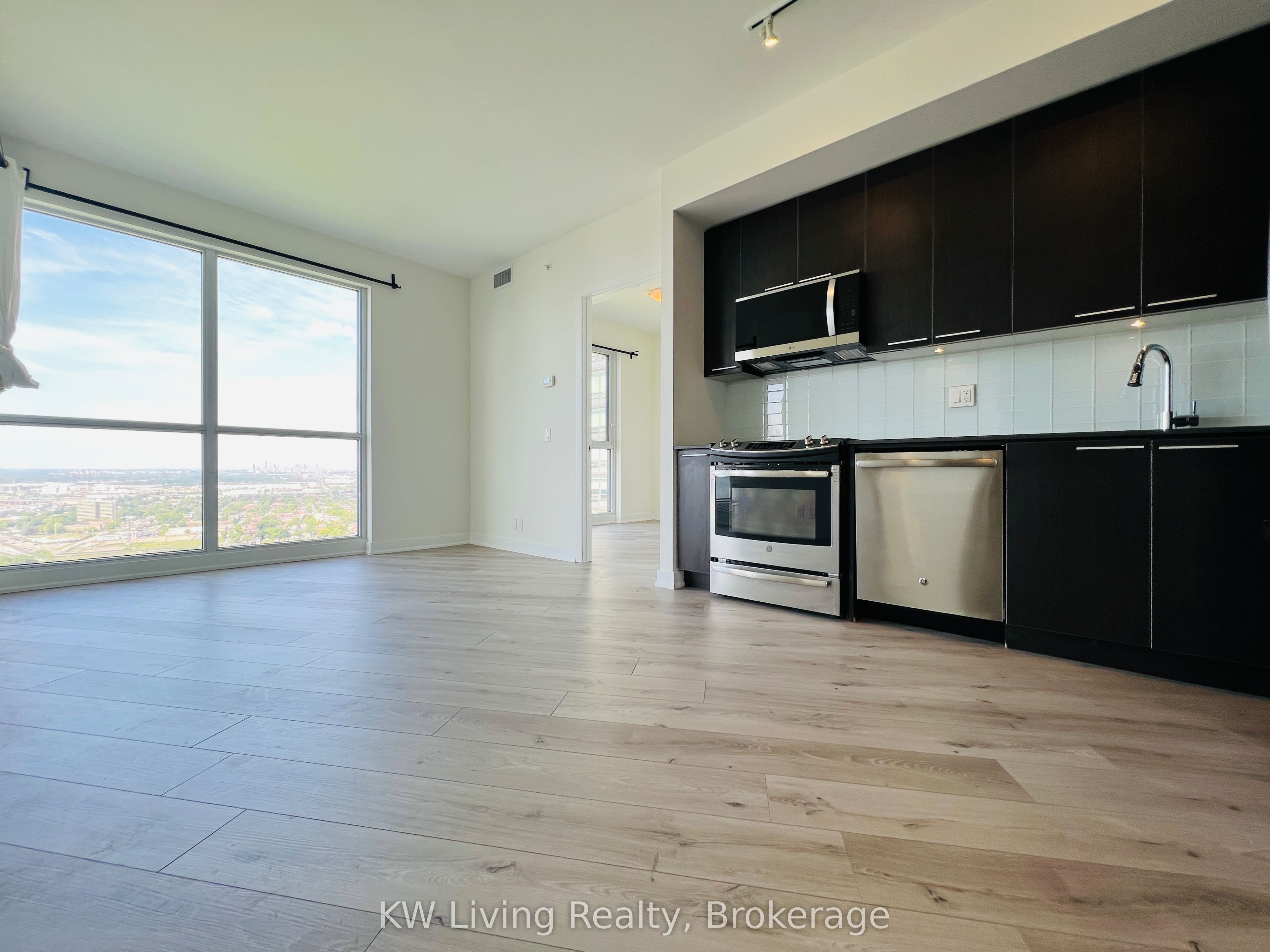 10 Park Lawn Road 4204, Toronto, ON M8V 0H9 photo 3