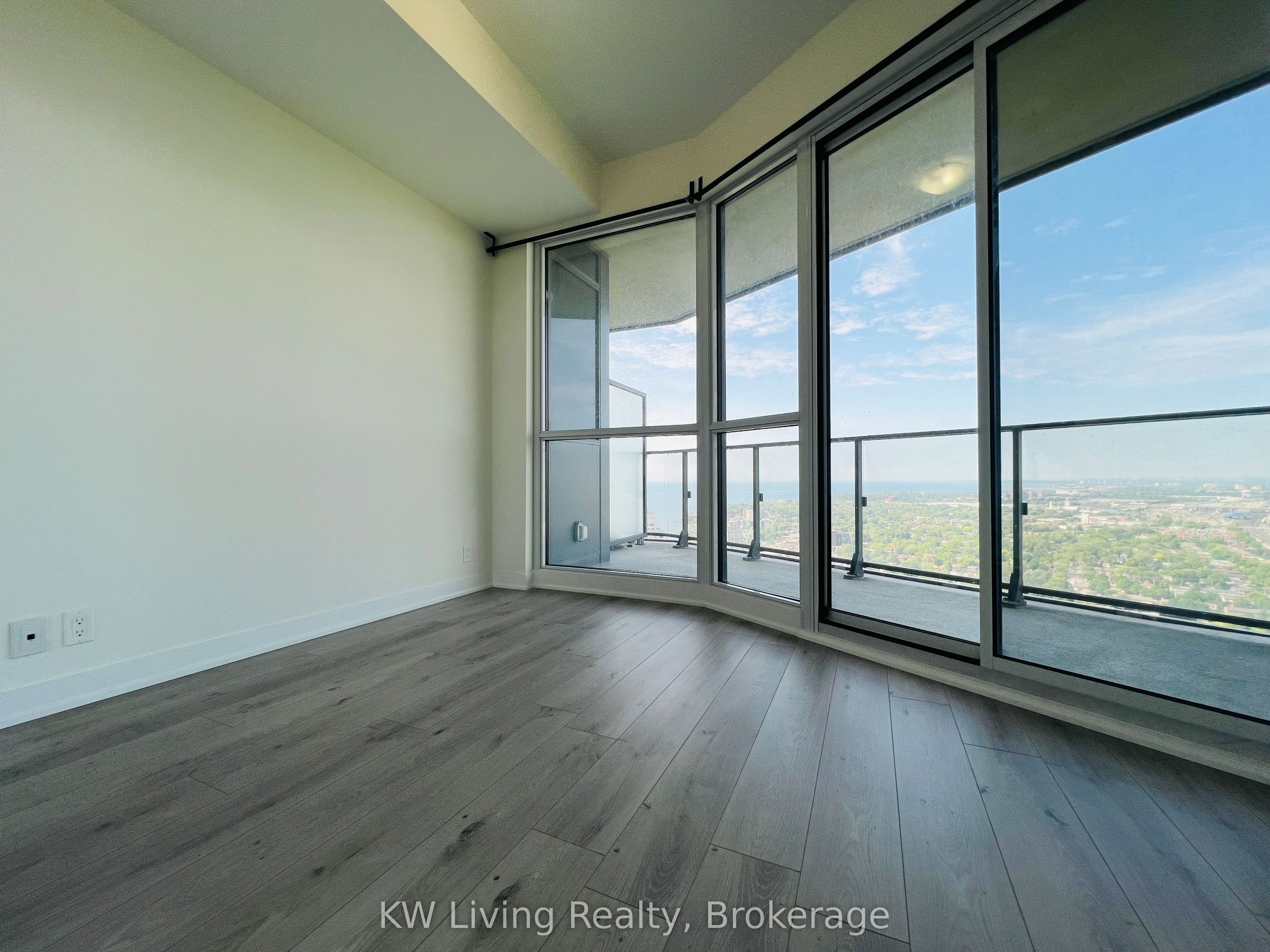 10 Park Lawn Road 4204, Toronto, ON M8V 0H9 photo 4