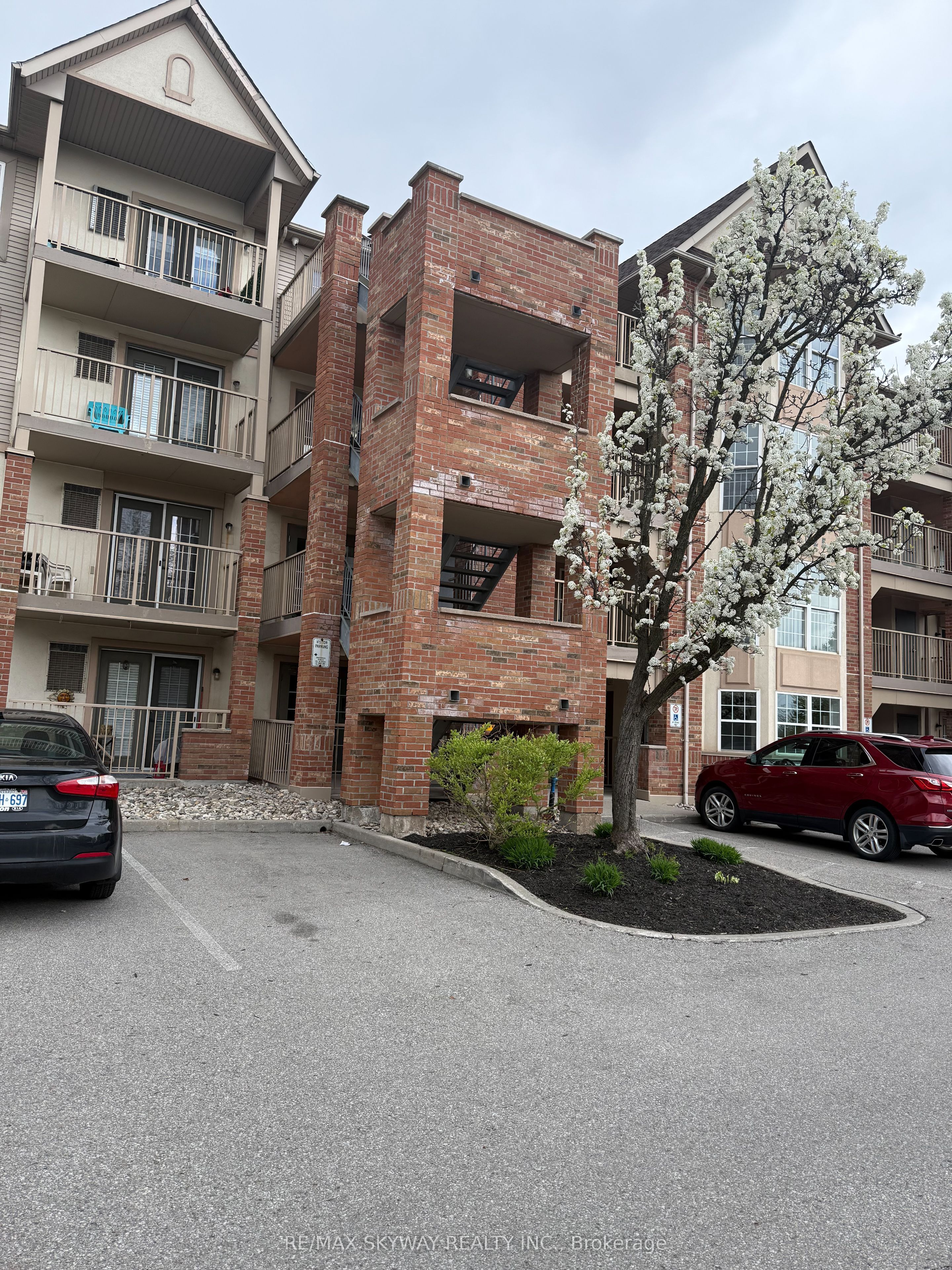 4025 Kilmer Drive 410, Burlington, ON L7M 4M5