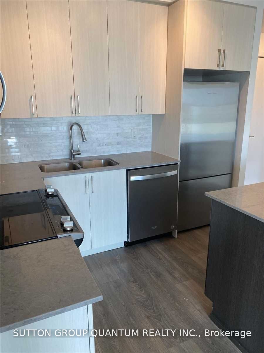 4655 Glen Erin Drive 1008, Mississauga, ON L5N 3L3 photo 2