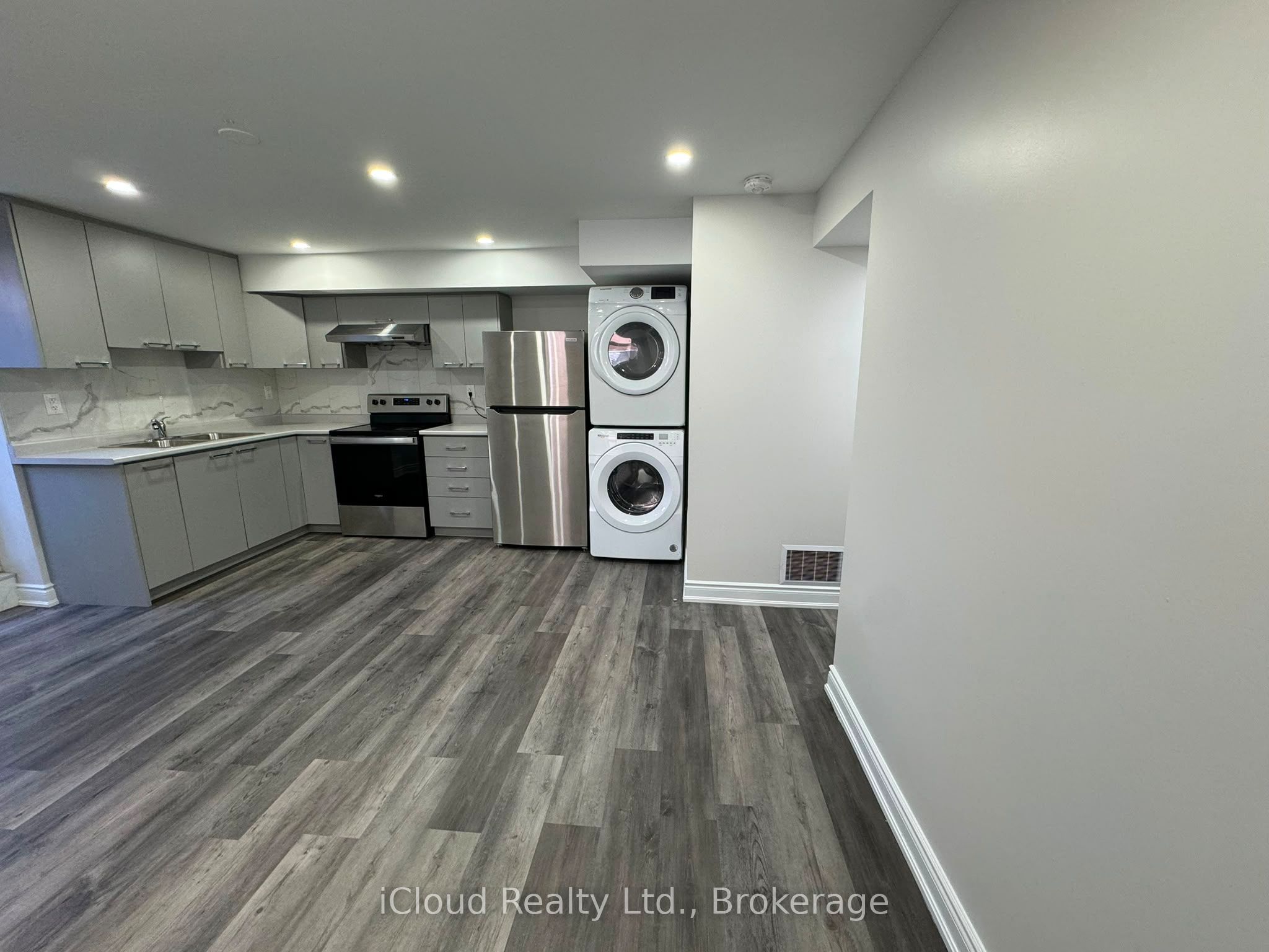 35 Velvet Grass Lane, Brampton, ON L6R 1X8