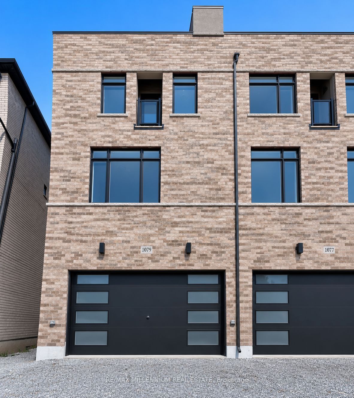 1079 Wheat Boom Drive 1, Oakville, ON L6H 7H5 photo 2