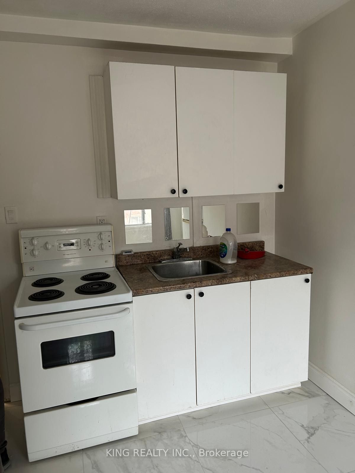2 Elm Grove Avenue 103, Toronto, ON M6K 2J1 photo 4