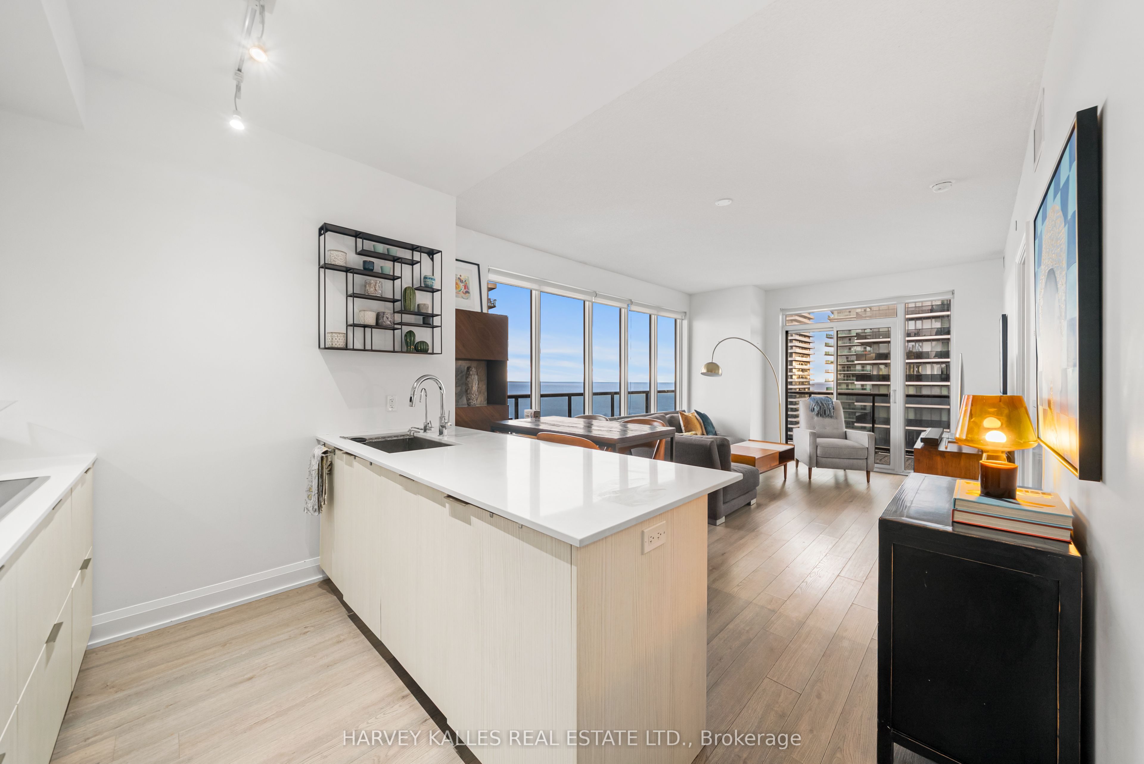 56 Annie Craig Drive 2703, Toronto, ON M8V 0C8 photo 2