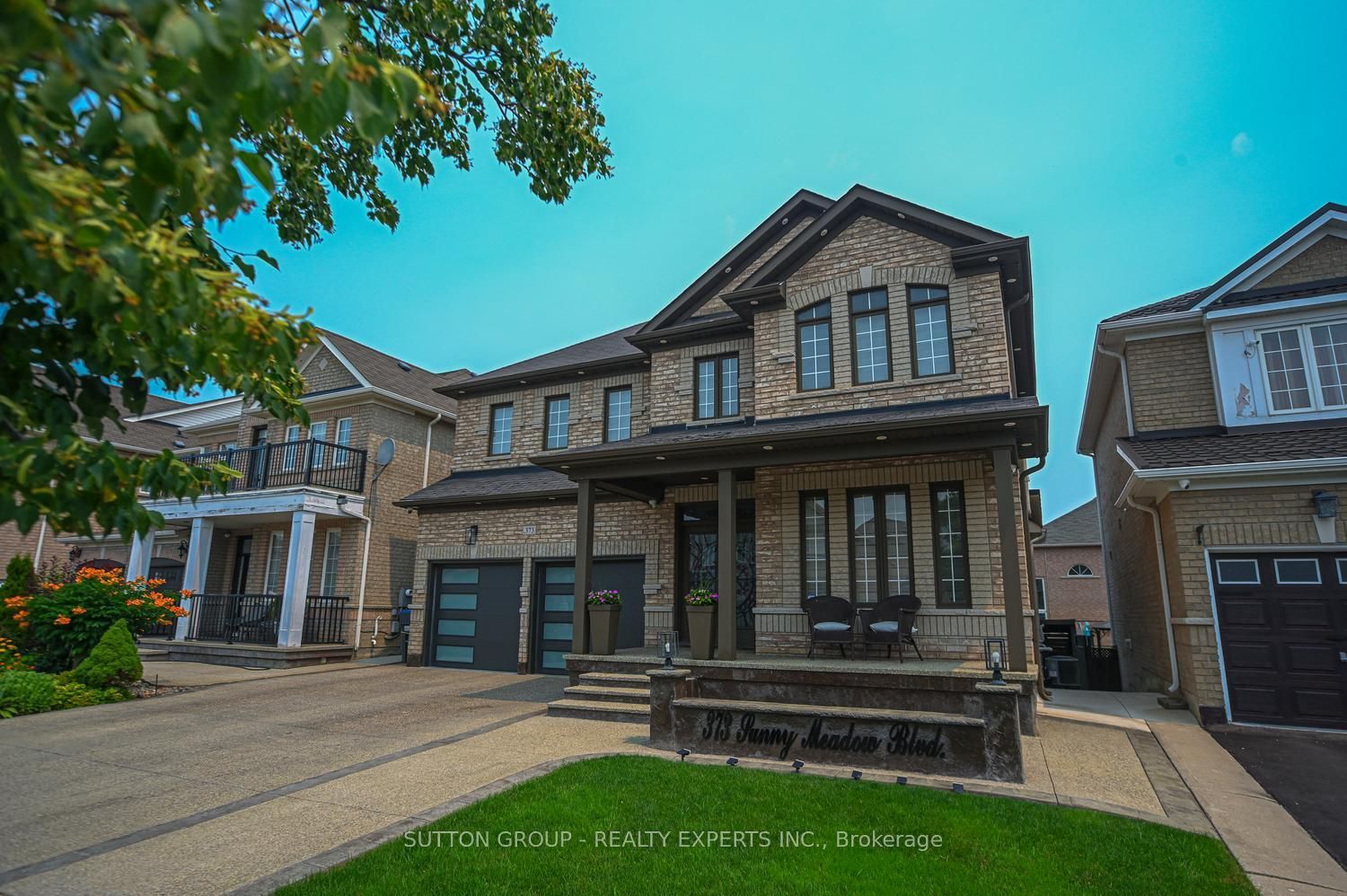 373 Sunny Meadow Boulevard, Brampton, ON L6R 0G2 photo 2