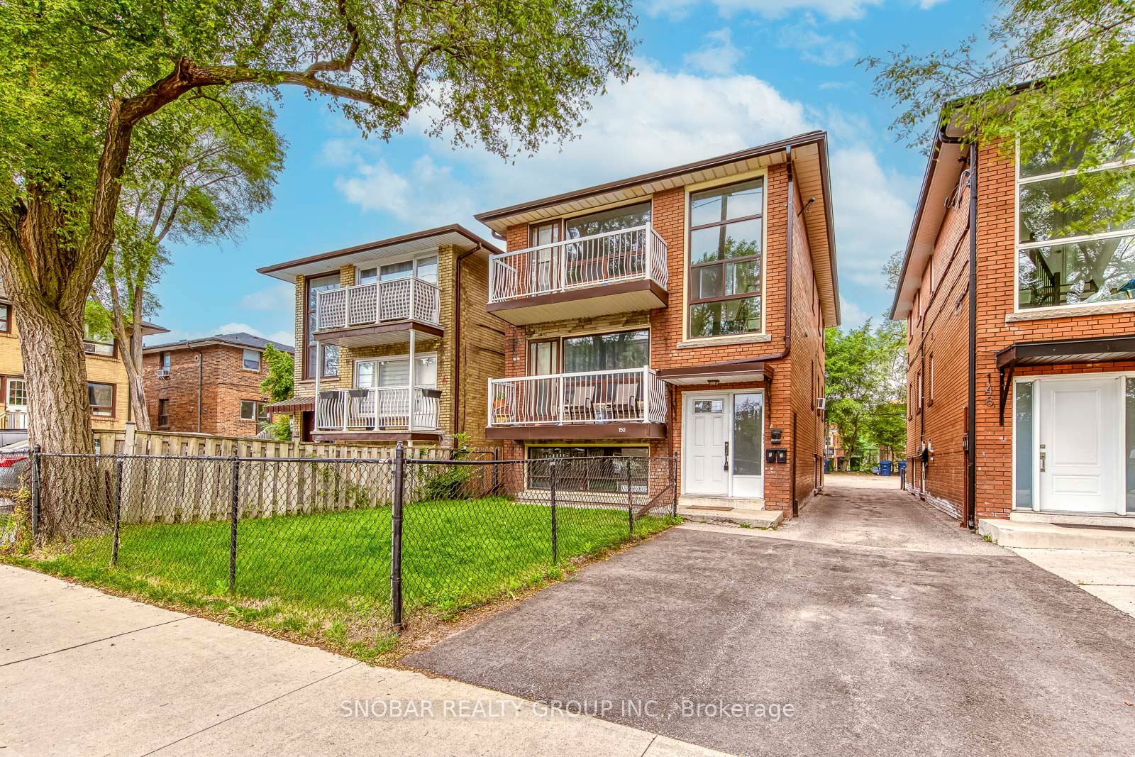150 Portland Street #3, Toronto, ON M8Y 1B2