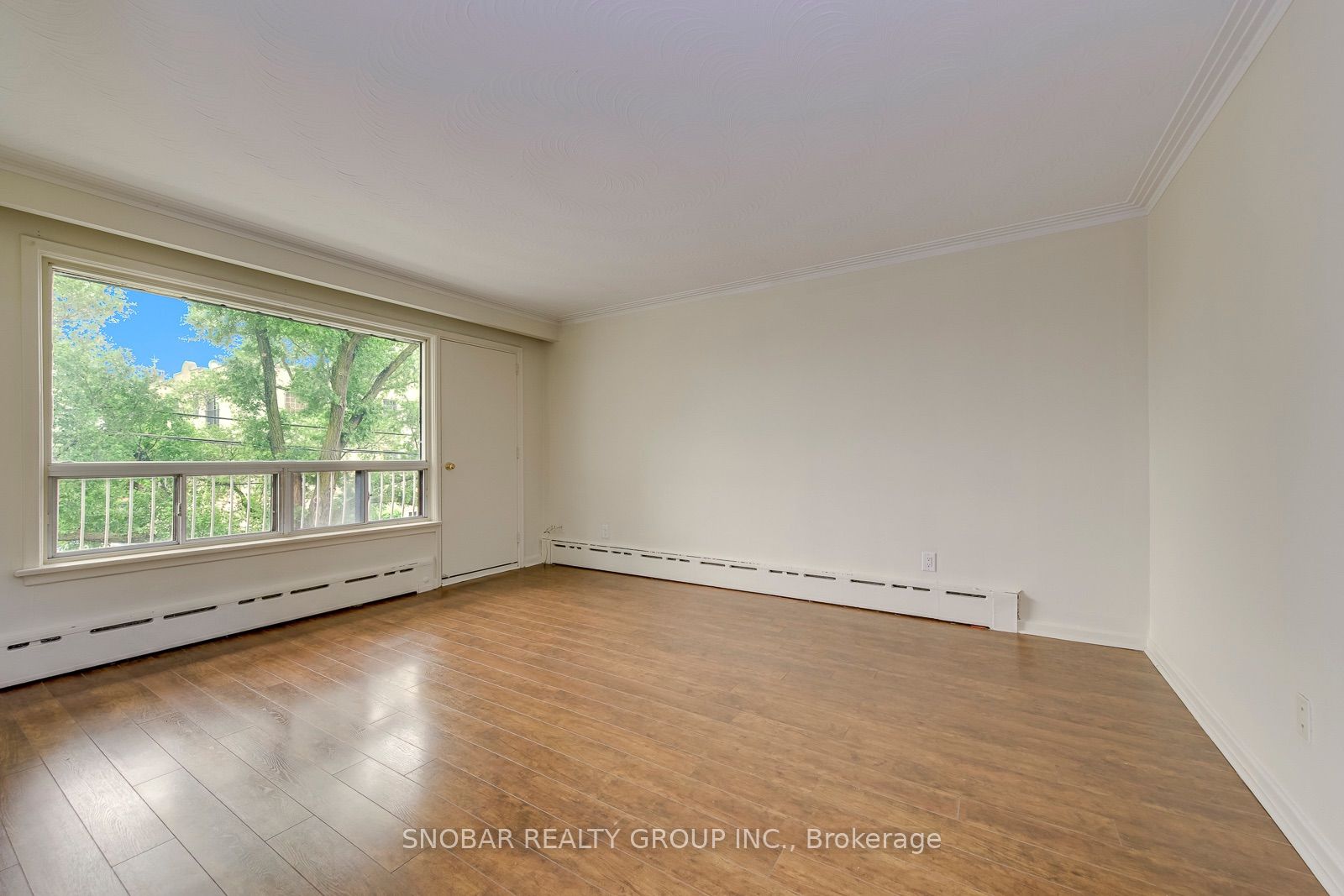 150 Portland Street #3, Toronto, ON M8Y 1B2 photo 4
