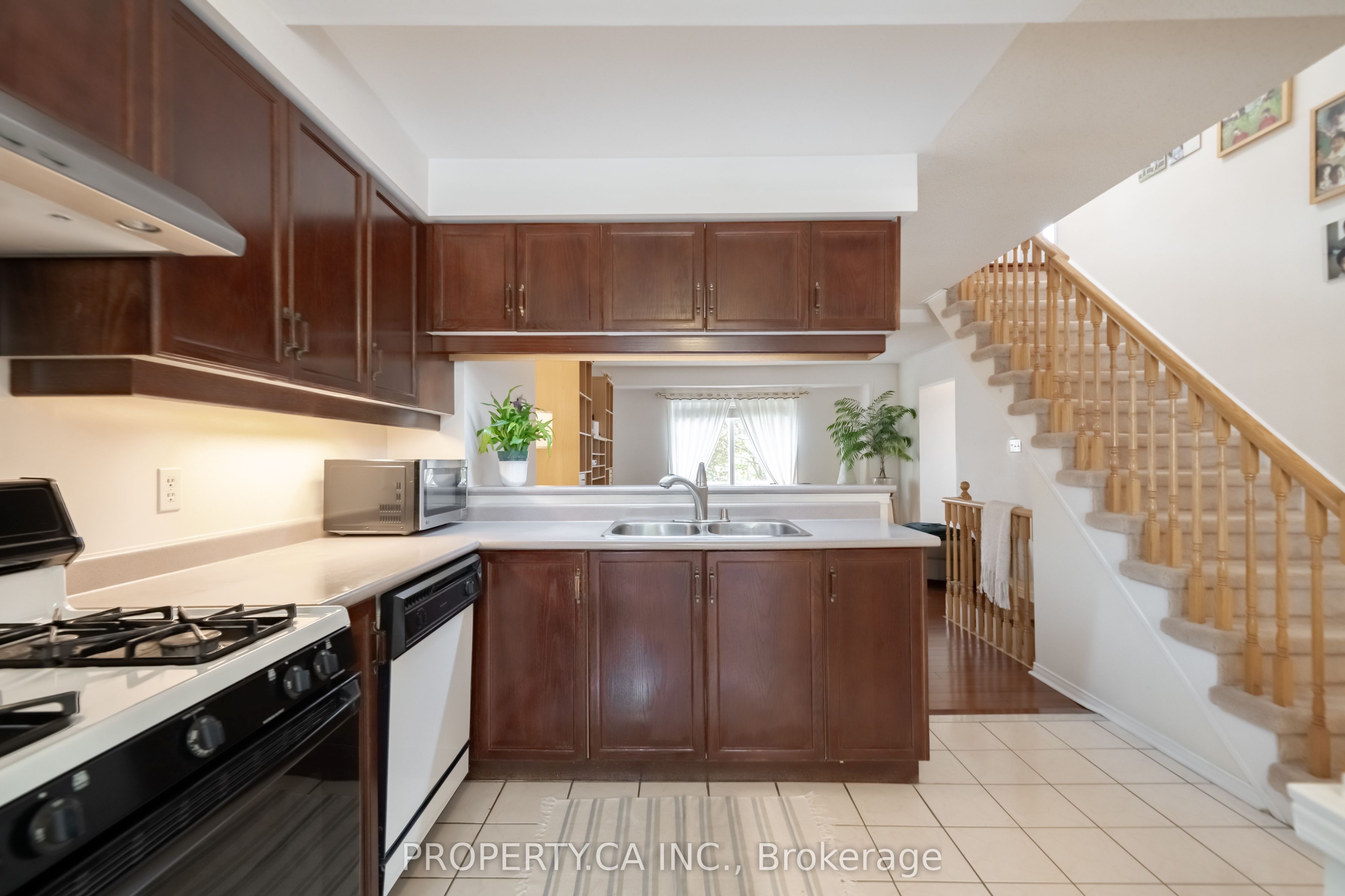 72 Desert Sand Drive, Brampton, ON L6R 1V6 photo 4