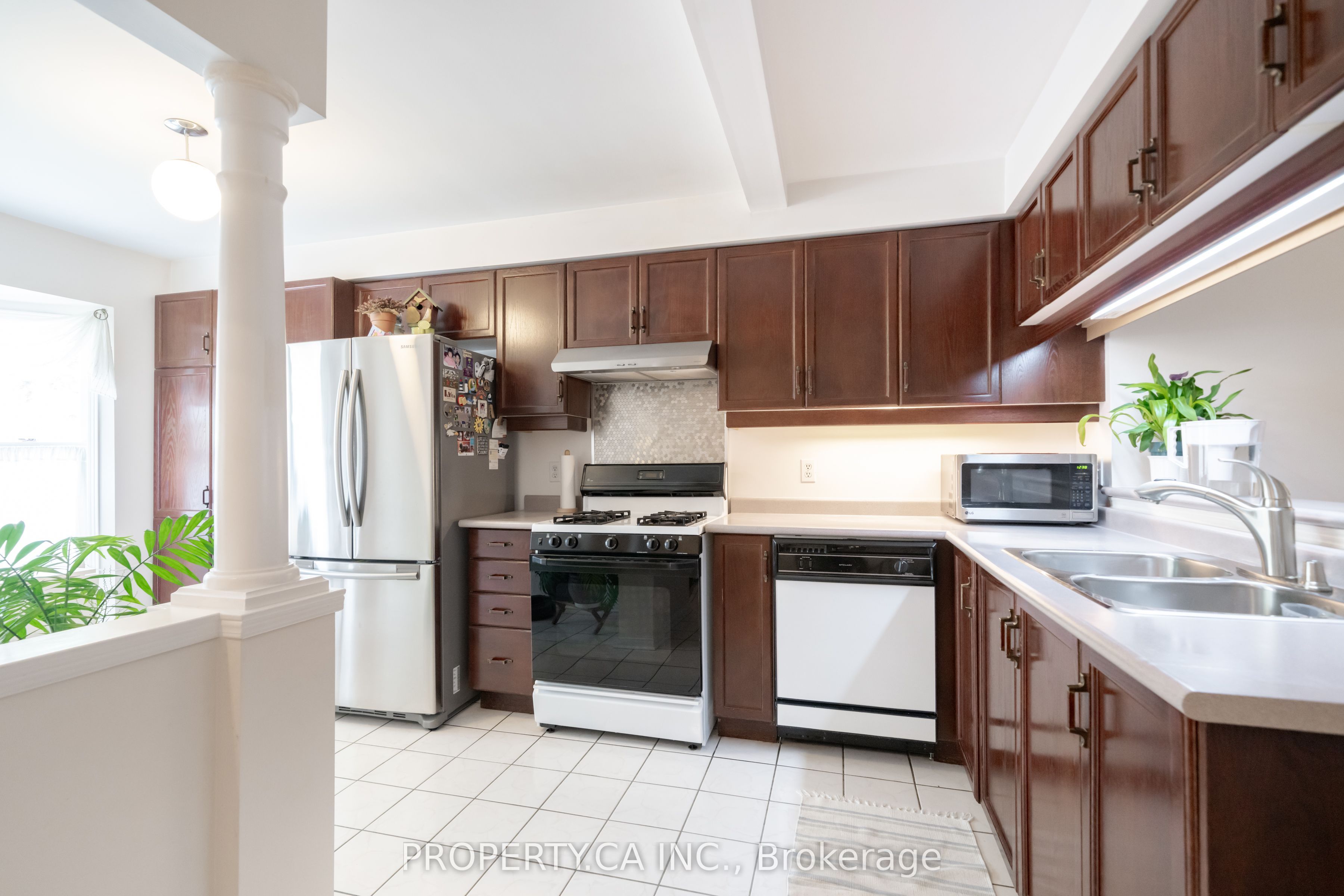 72 Desert Sand Drive, Brampton, ON L6R 1V6 photo 5