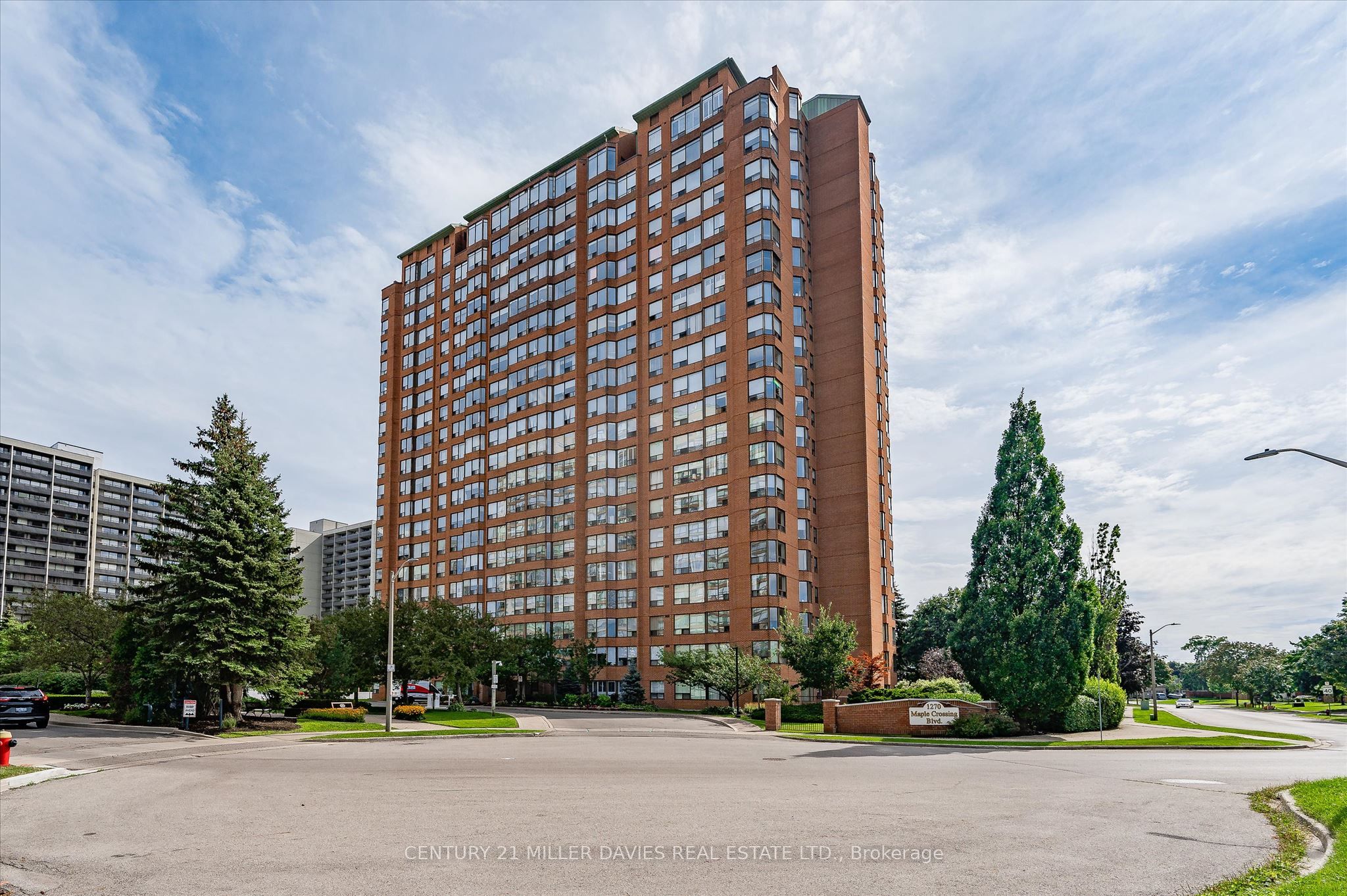 1270 Maple Crossing Boulevard 808, Burlington, ON L7S 2J3 photo 2