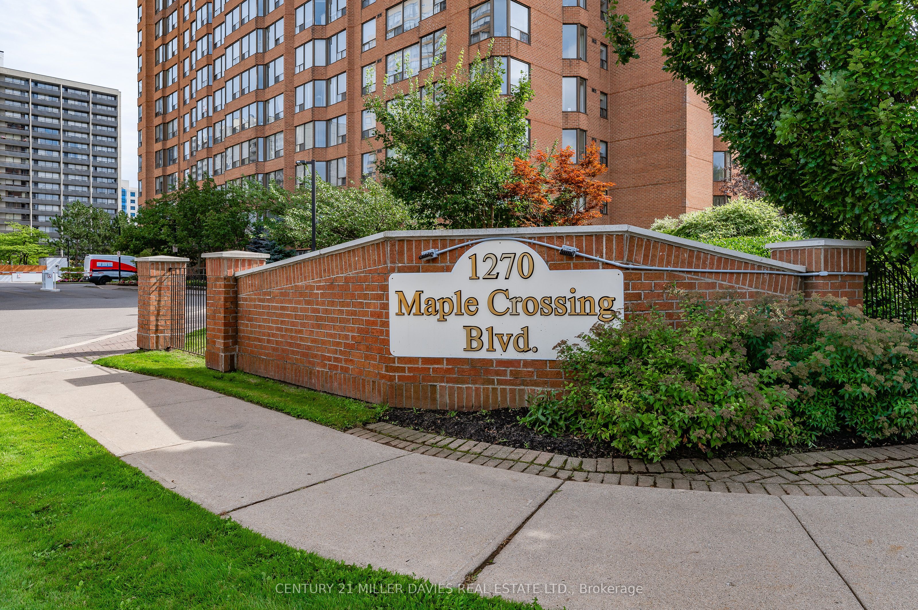 1270 Maple Crossing Boulevard 808, Burlington, ON L7S 2J3 photo 5