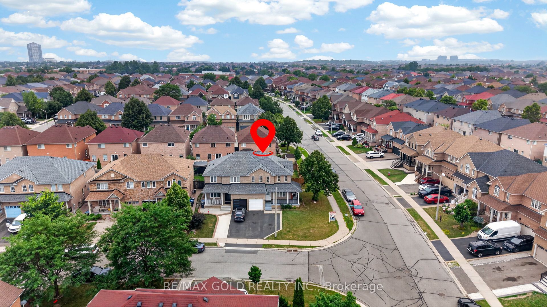 52 Junction Crescent, Brampton, ON L7A 2G9 photo 2