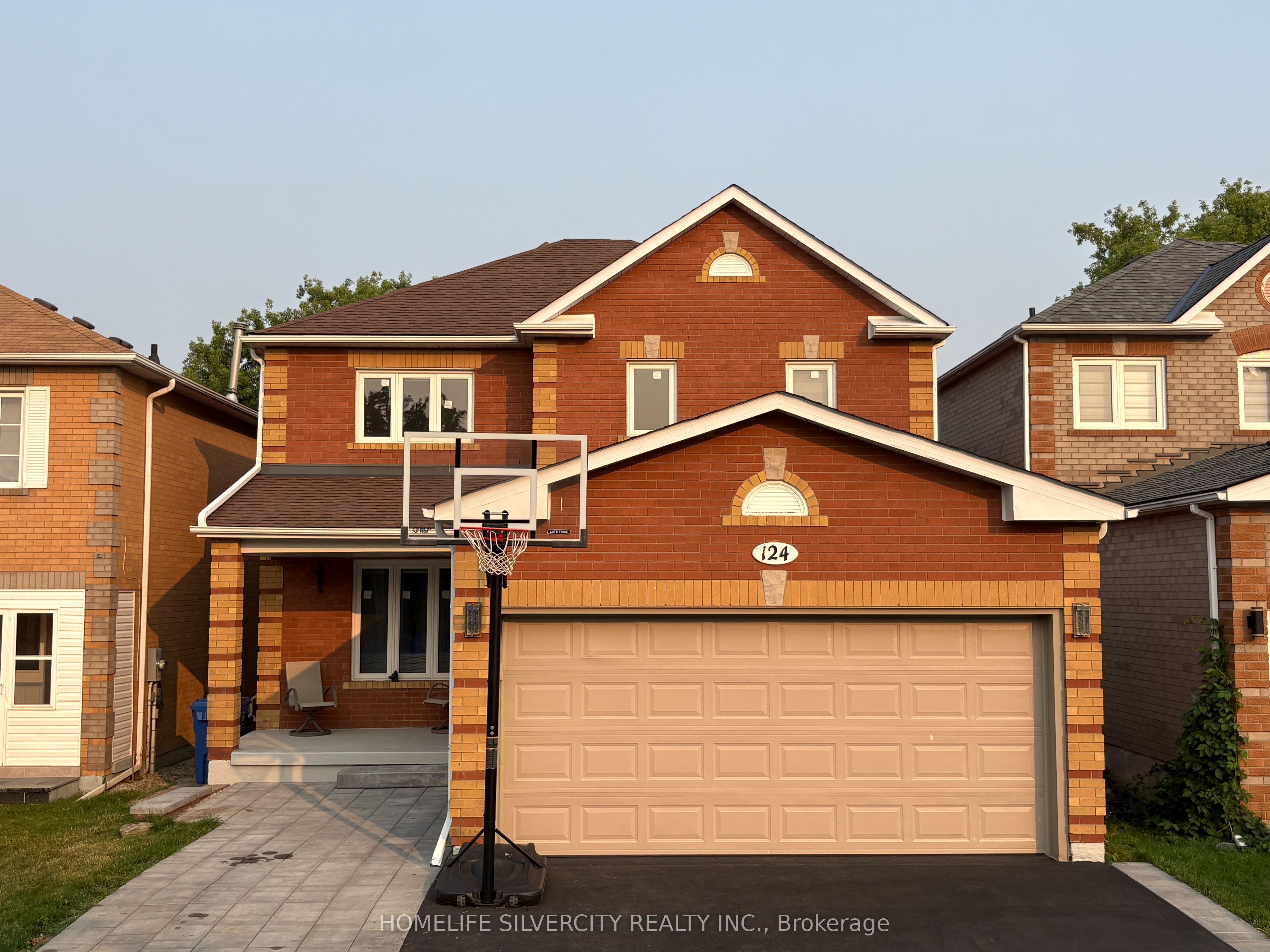 124 Jordan Drive, Orangeville, ON L9W 4W4