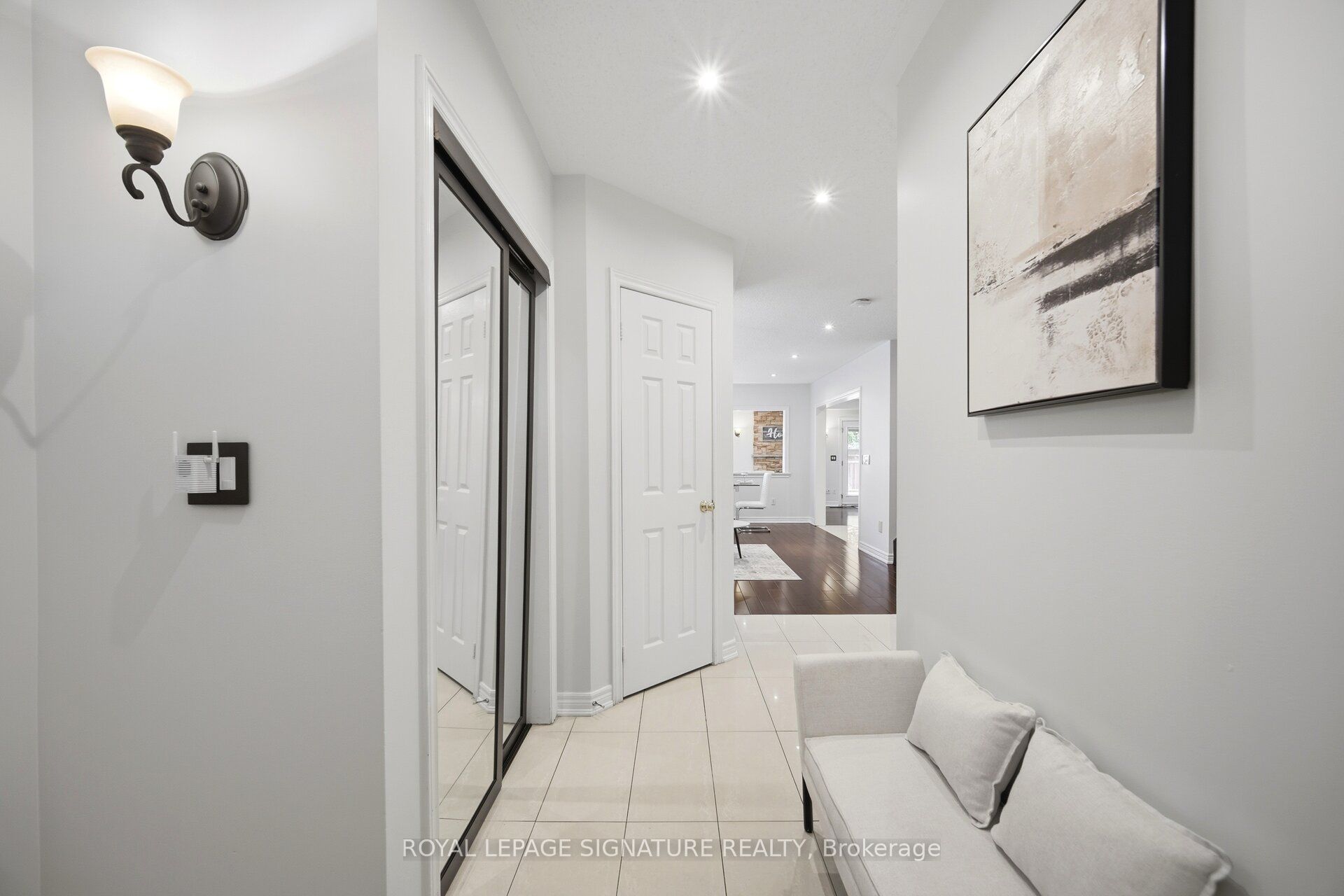 901 Knotty Pine Grove, Mississauga, ON L5W 1J9 photo 4