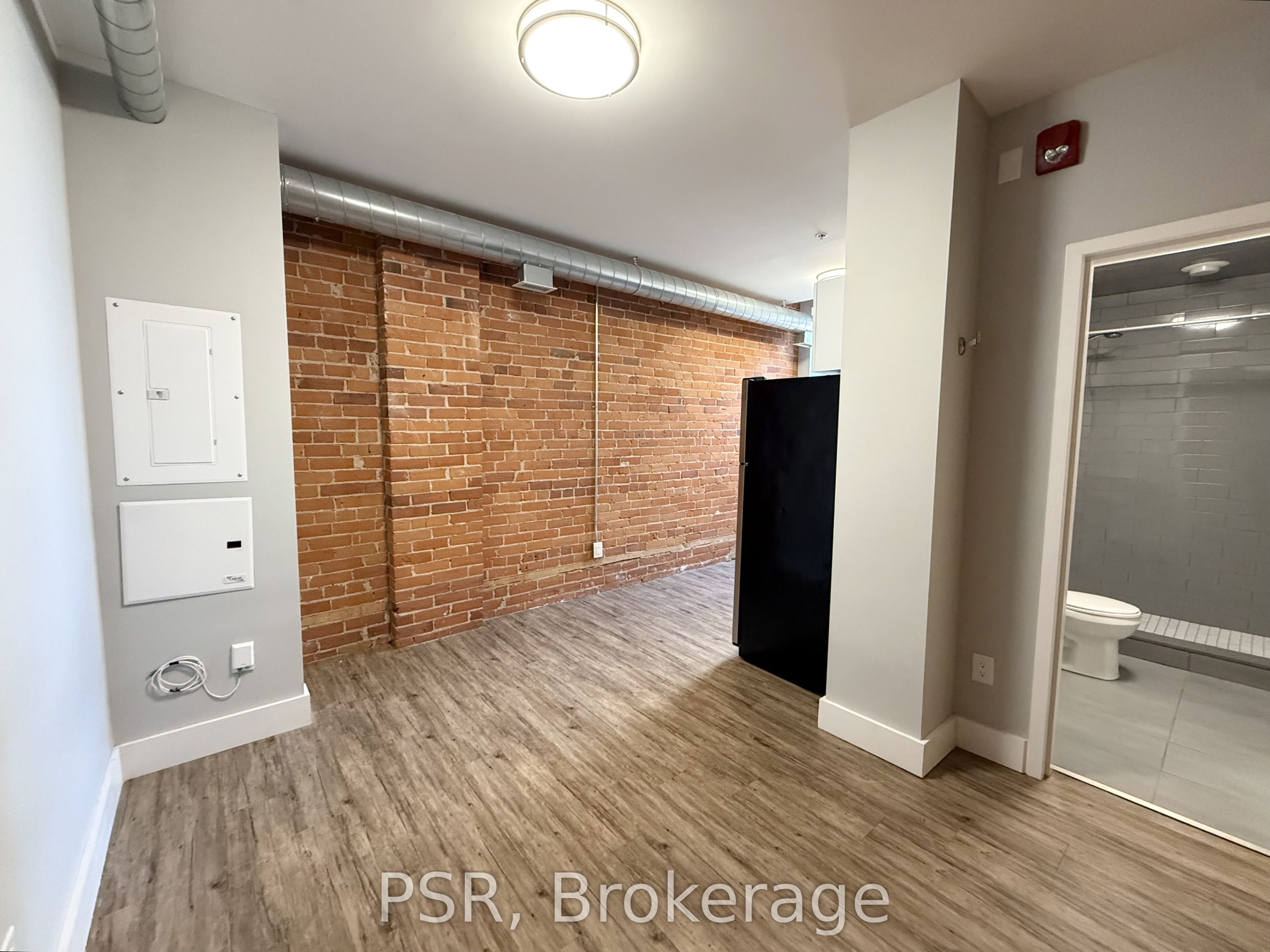 2870 Dundas Street W 310, Toronto, ON M6P 1Y8 photo 3
