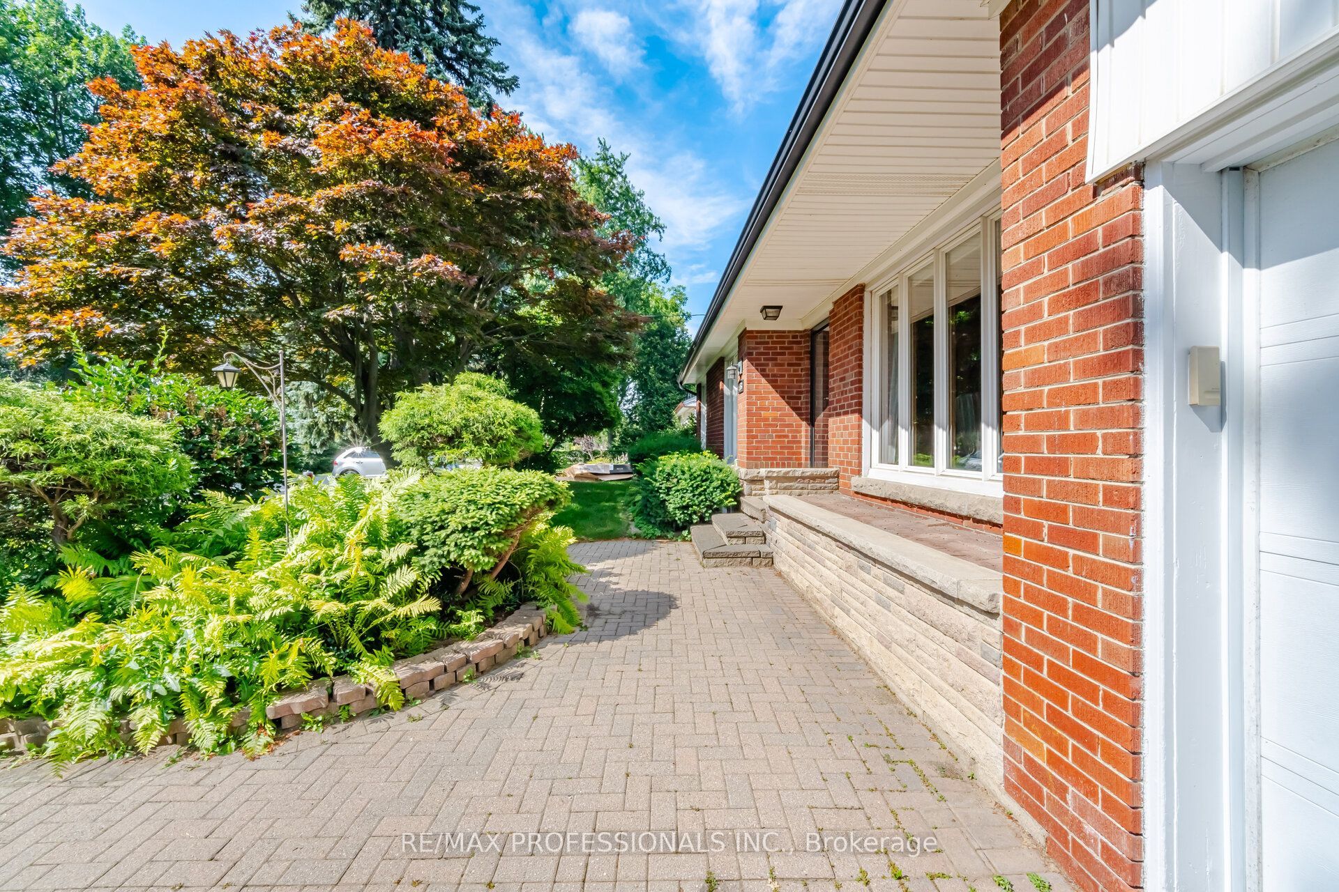1453 Glenwatson Drive, Mississauga, ON L5E 2V8 photo 5