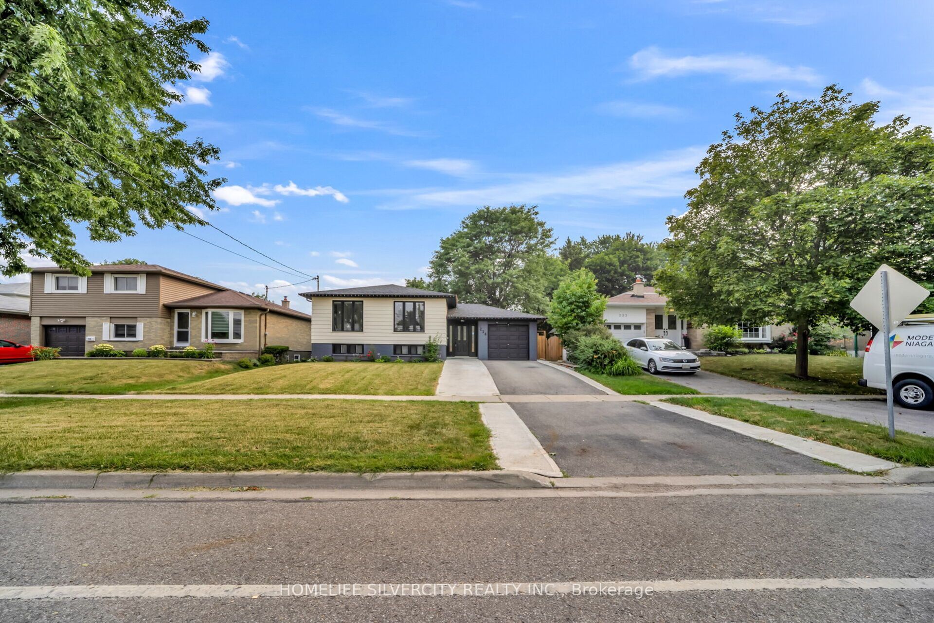 224 Delrex Boulevard, Halton Hills, ON L7G 4E9 photo 2