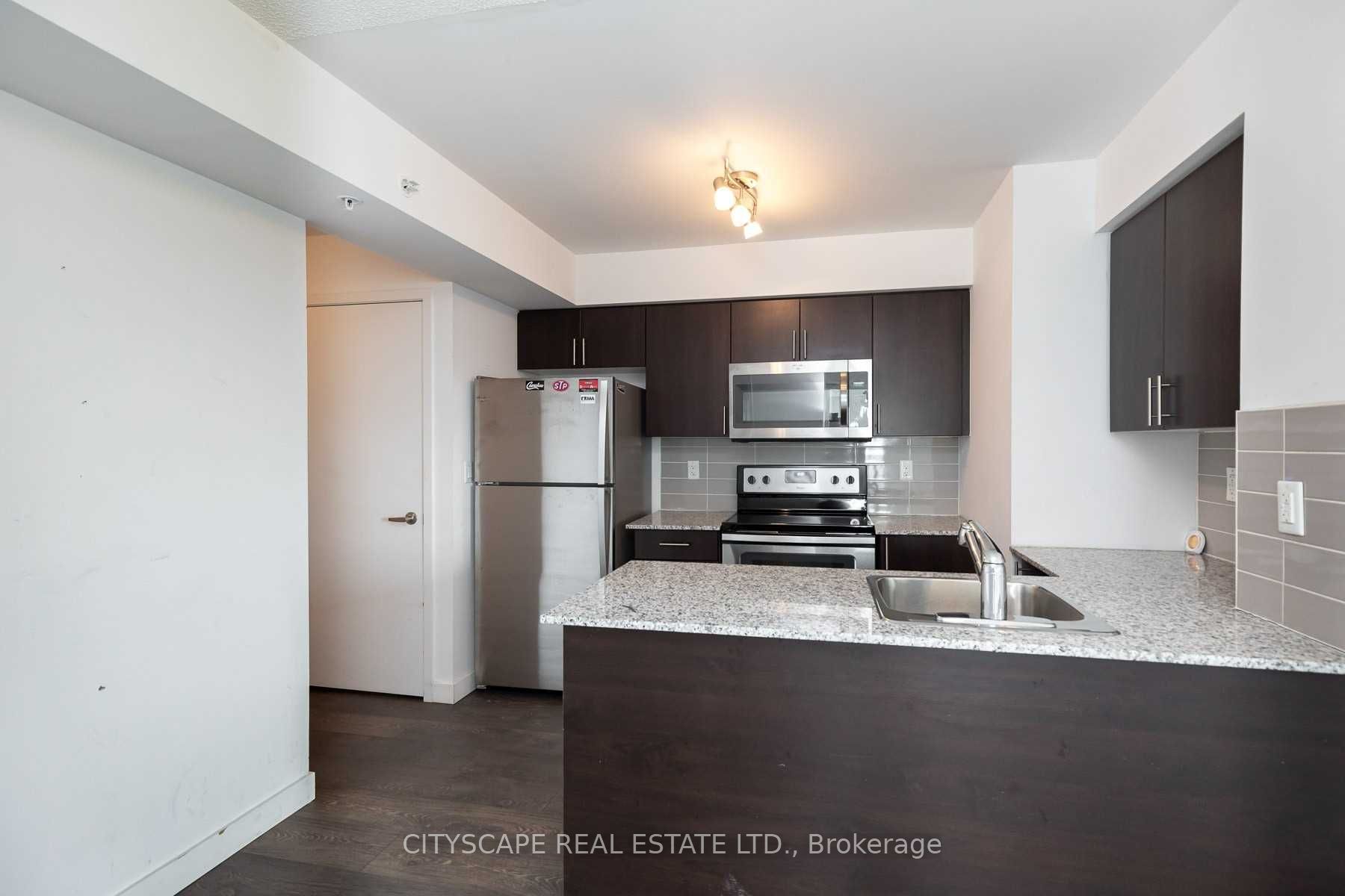 1420 Dupont Street 1902, Toronto, ON M6H 4J8 photo 4
