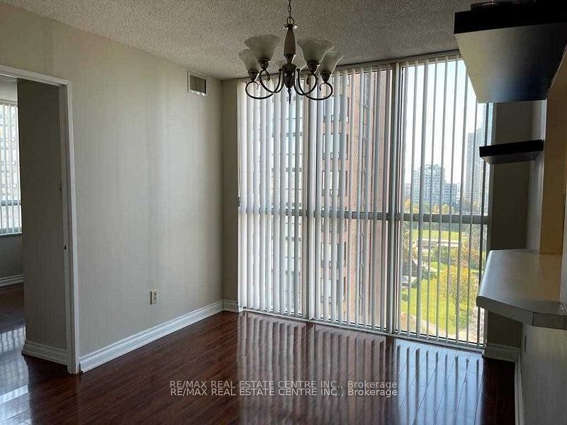265 Enfield Place 1403, Mississauga, ON L5B 3Y6 photo 5