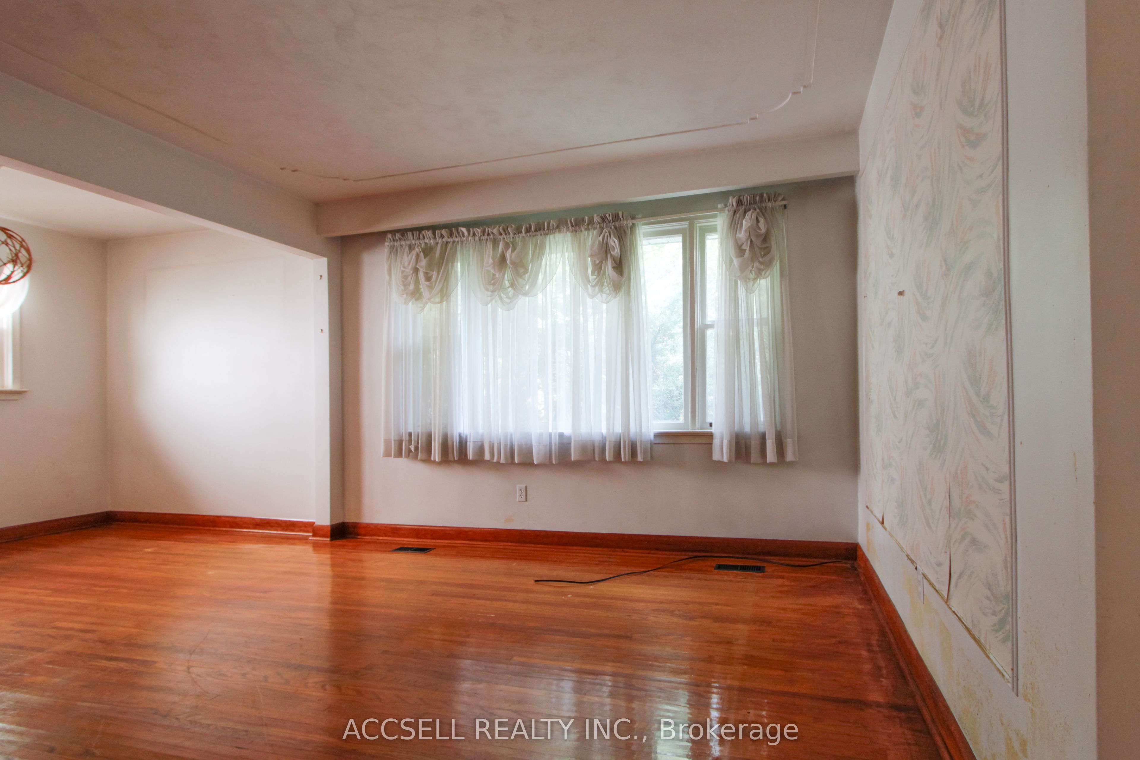 1358 Sedgewick Crescent, Oakville, ON L6L 1X8 photo 2